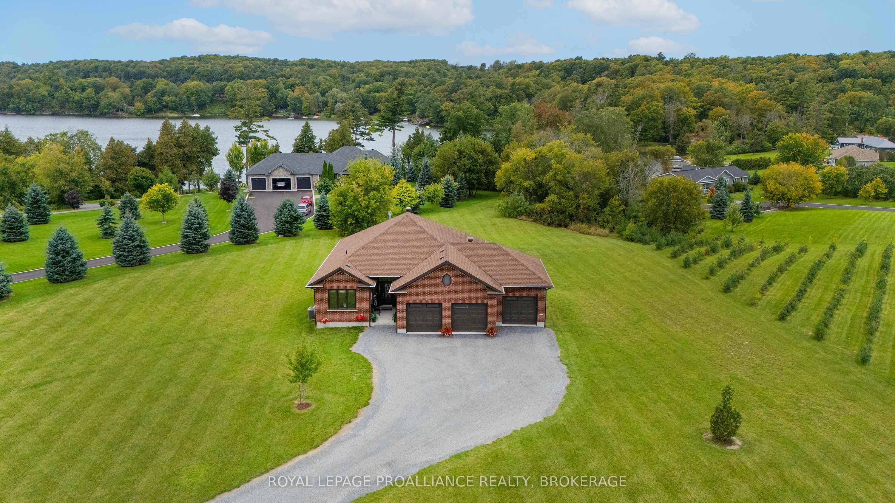4 Sandstone Court Property Photo 3