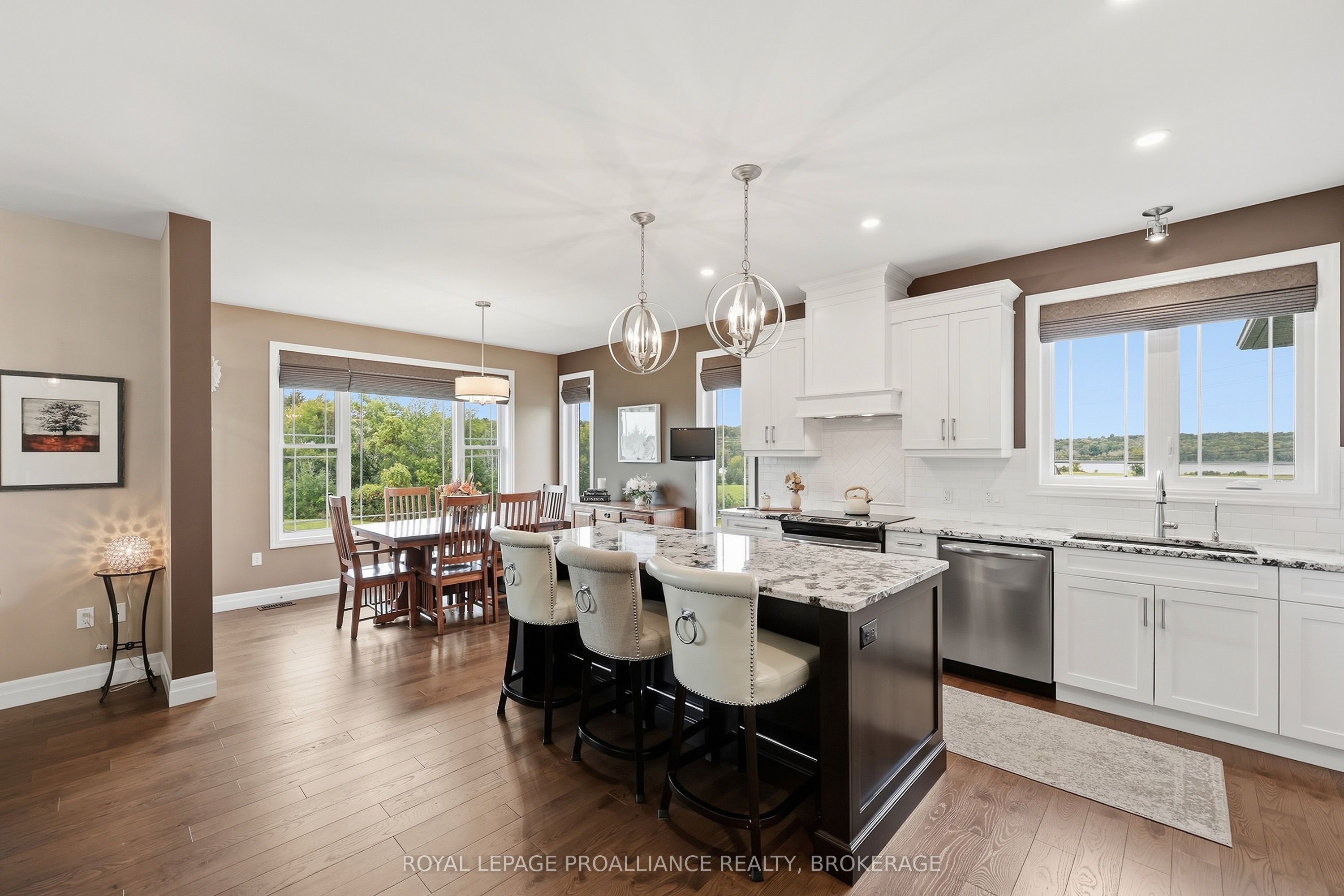 4 Sandstone Court Property Photo 12