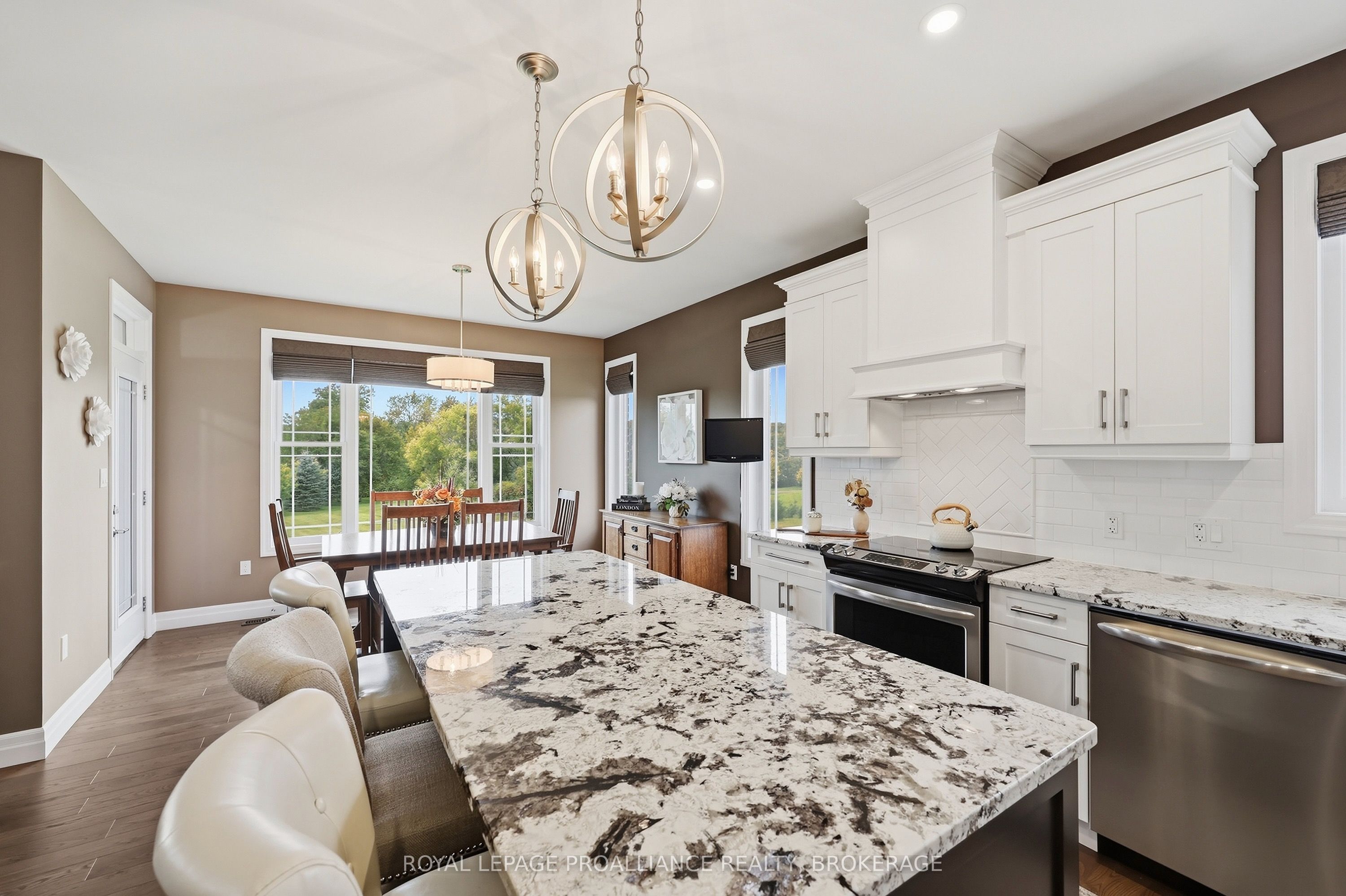 4 Sandstone Court Property Photo 17