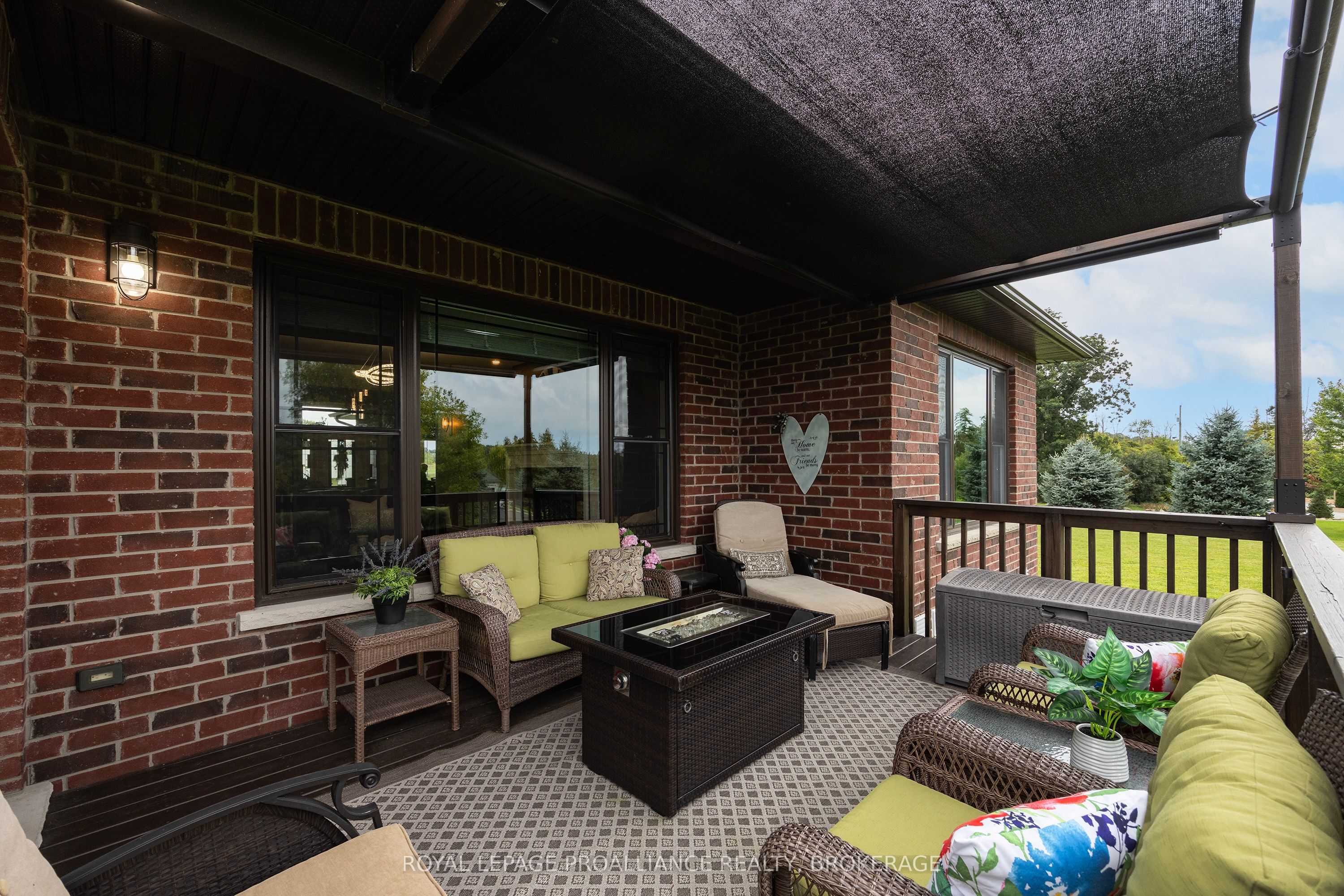 4 Sandstone Court Property Photo 21
