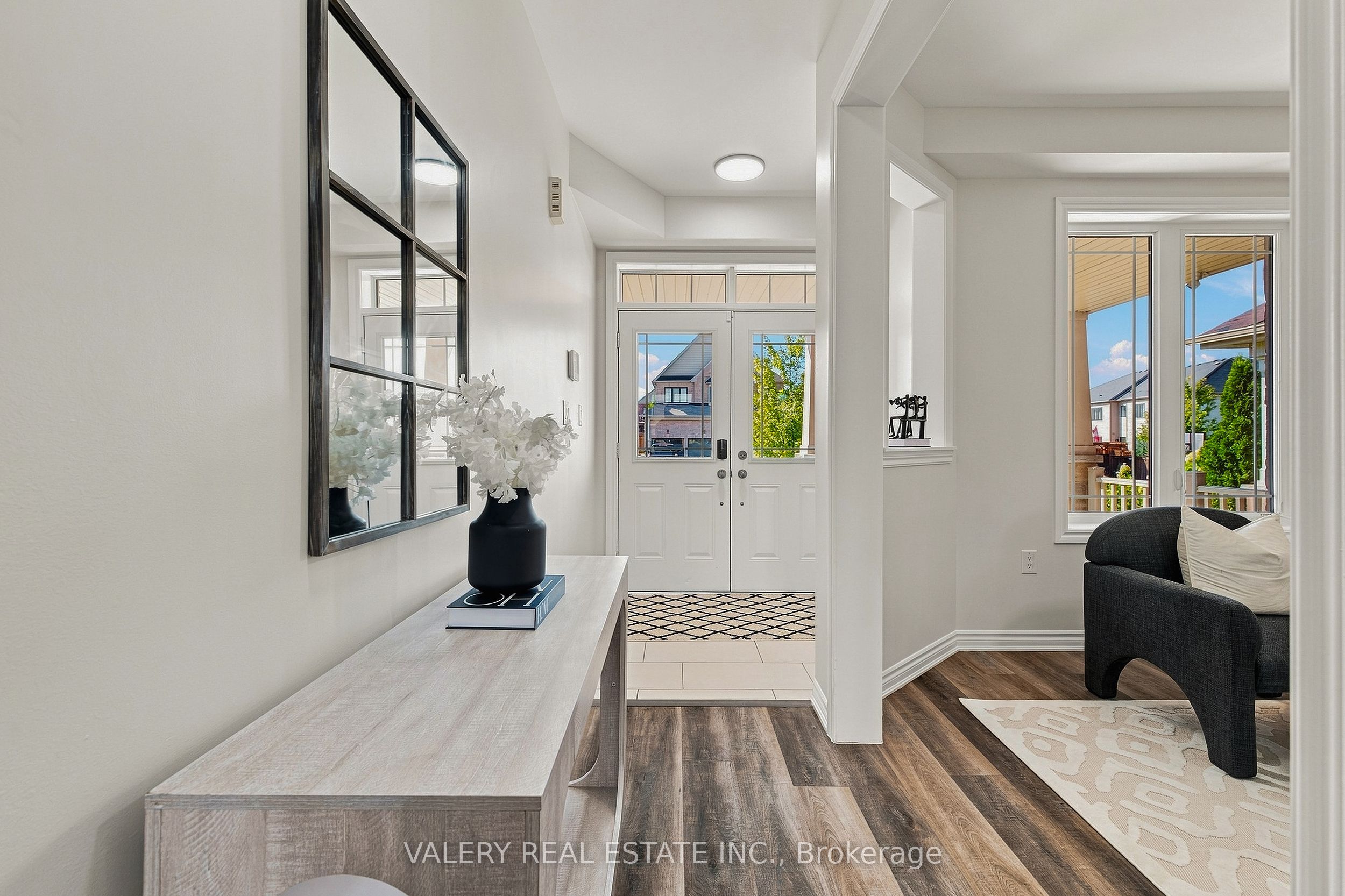 32 Montrose Avenue Property Photo 5
