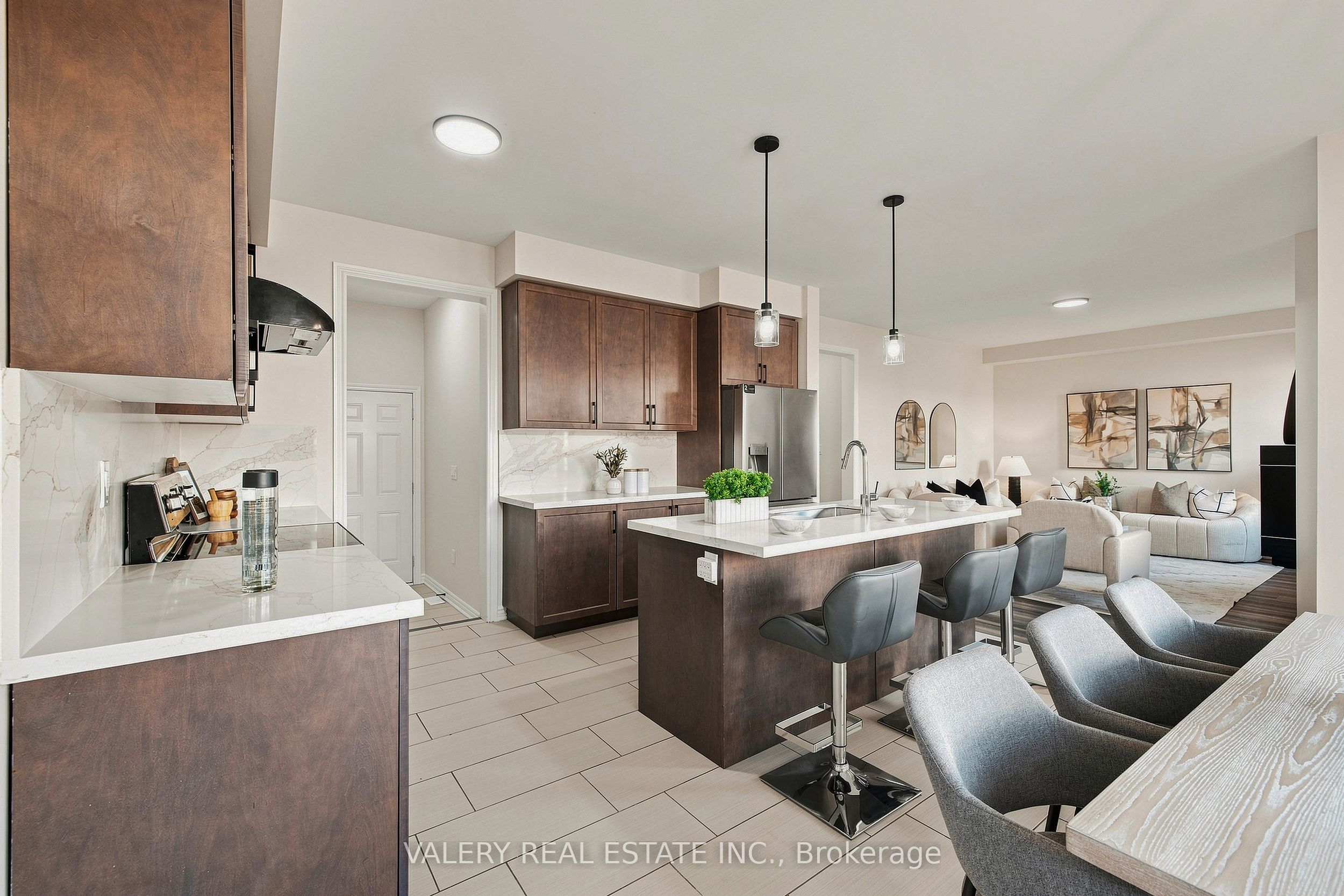 32 Montrose Avenue Property Photo 14
