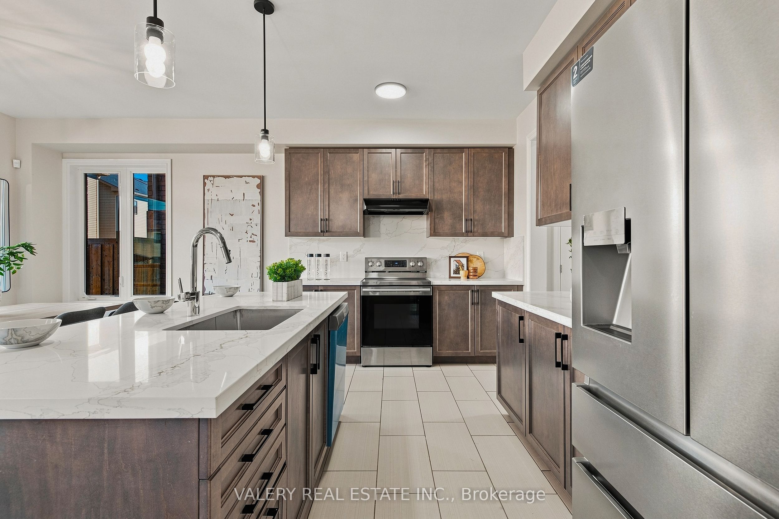 32 Montrose Avenue Property Photo 16