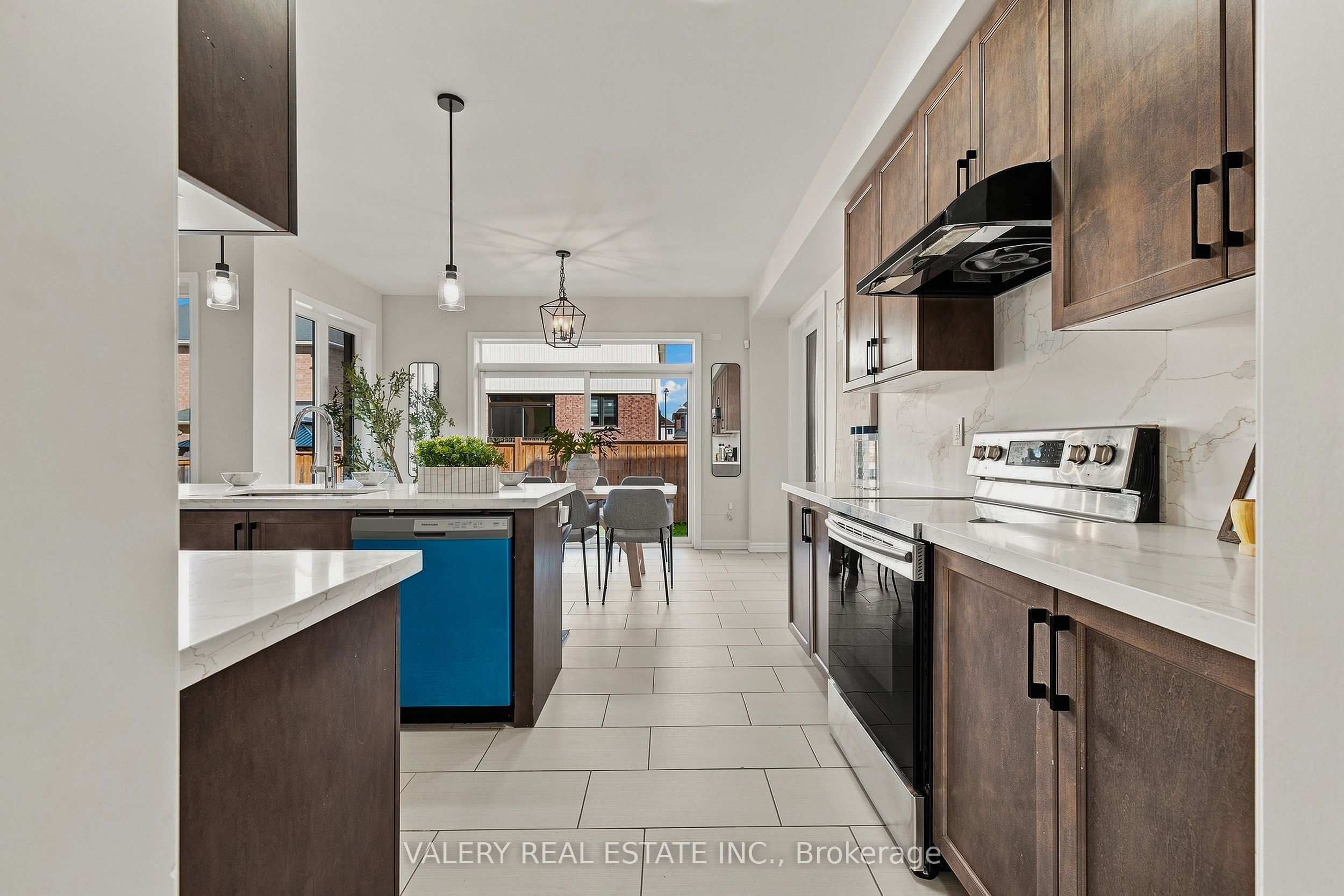 32 Montrose Avenue Property Photo 17