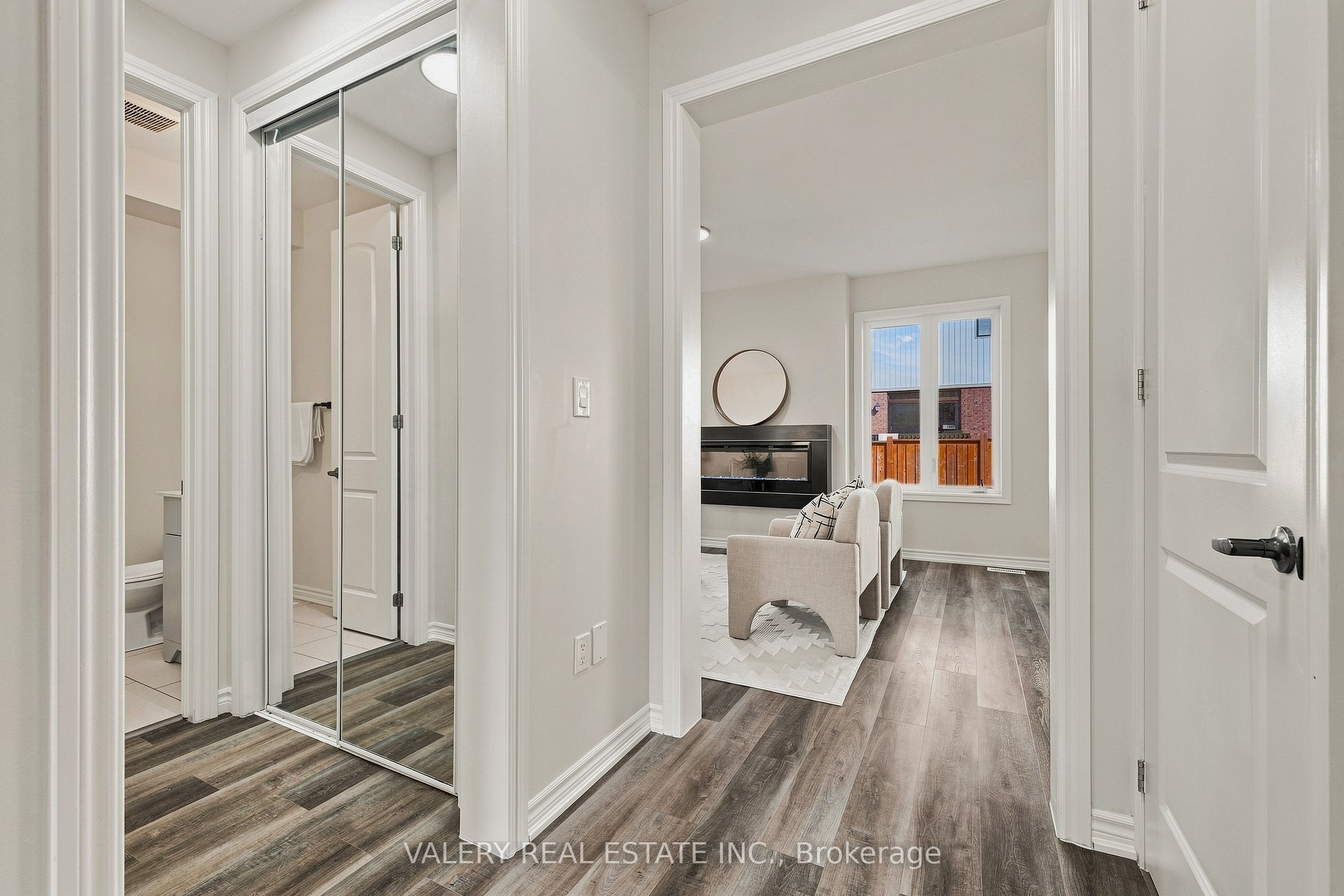 32 Montrose Avenue Property Photo 29