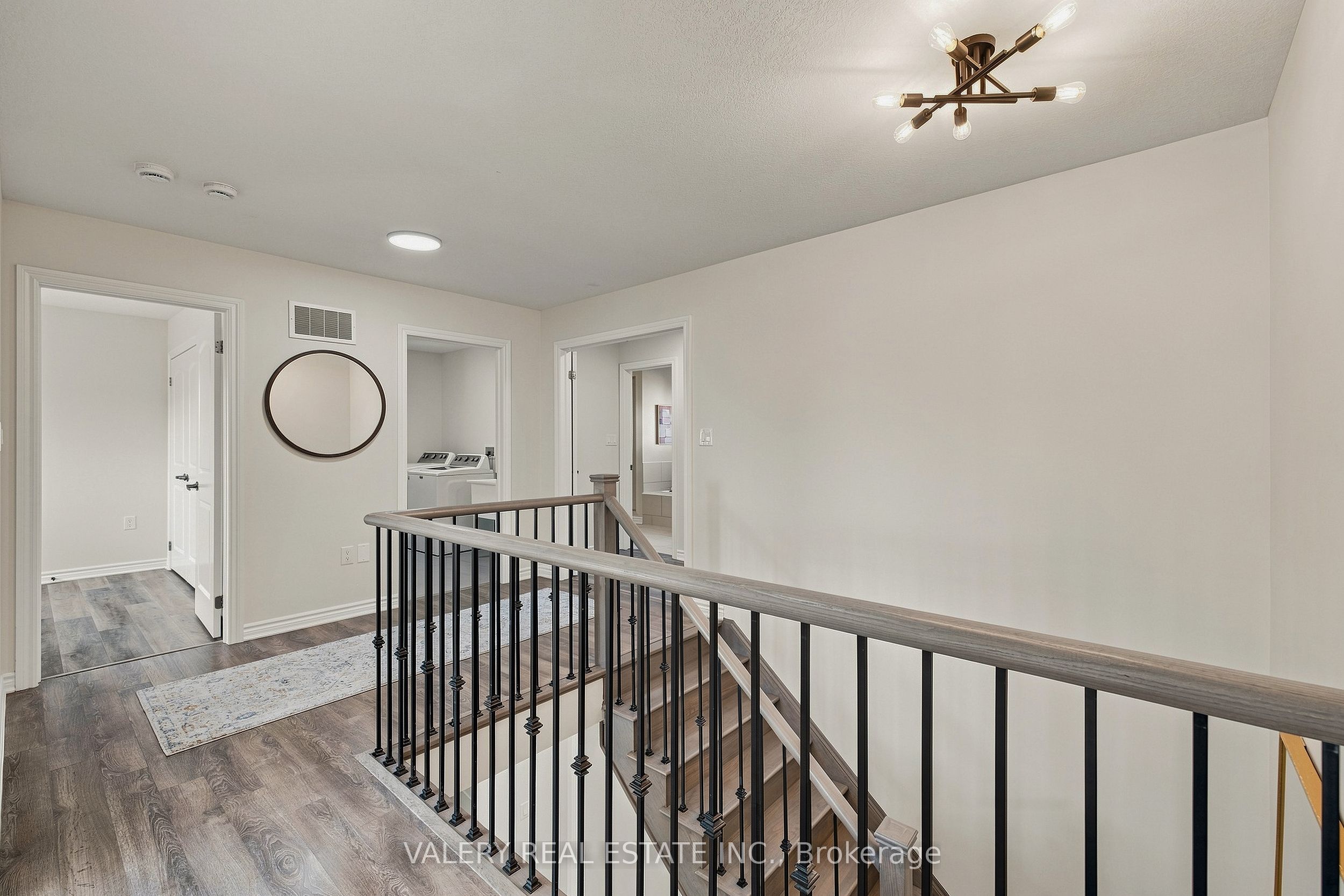 32 Montrose Avenue Property Photo 32