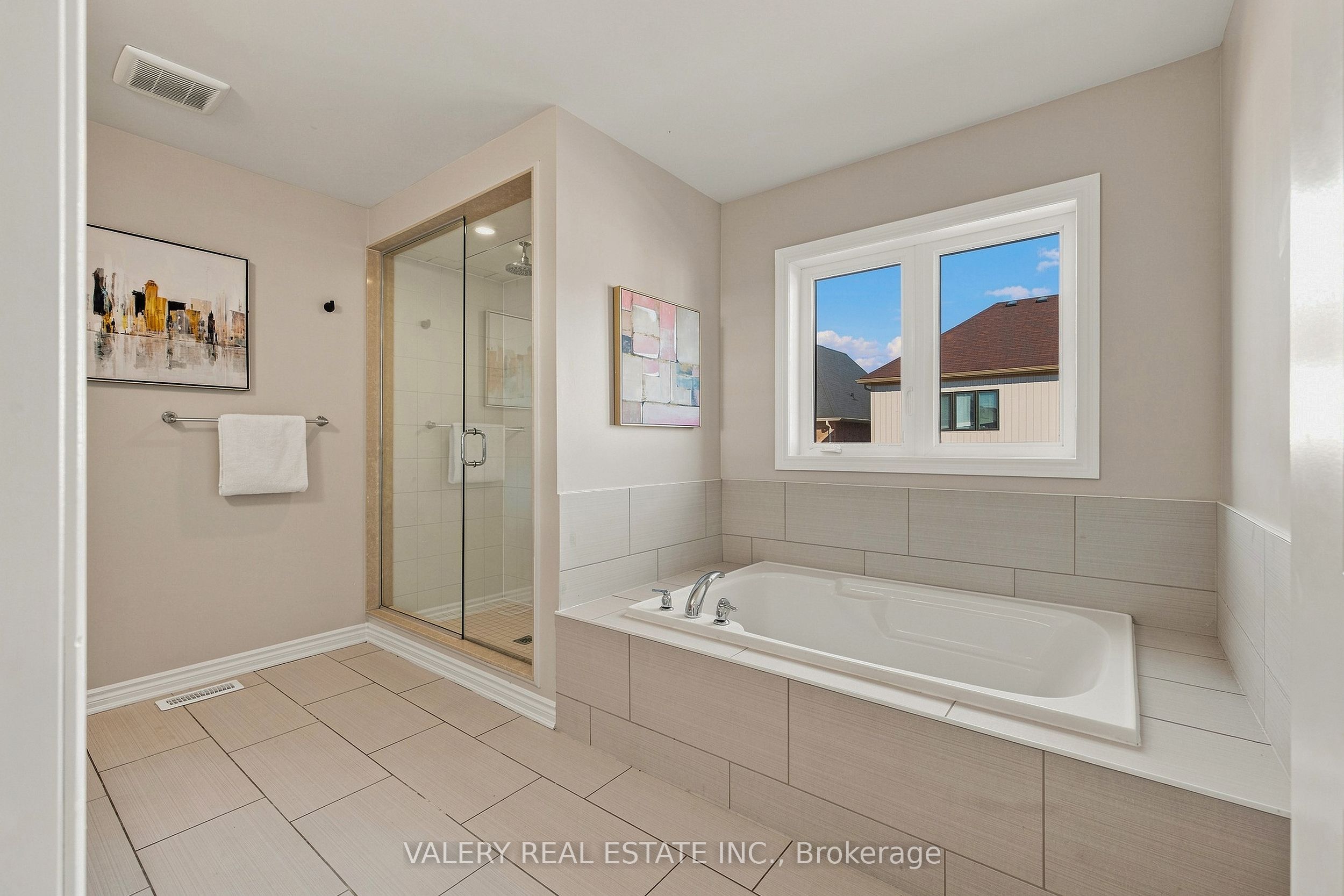 32 Montrose Avenue Property Photo 36