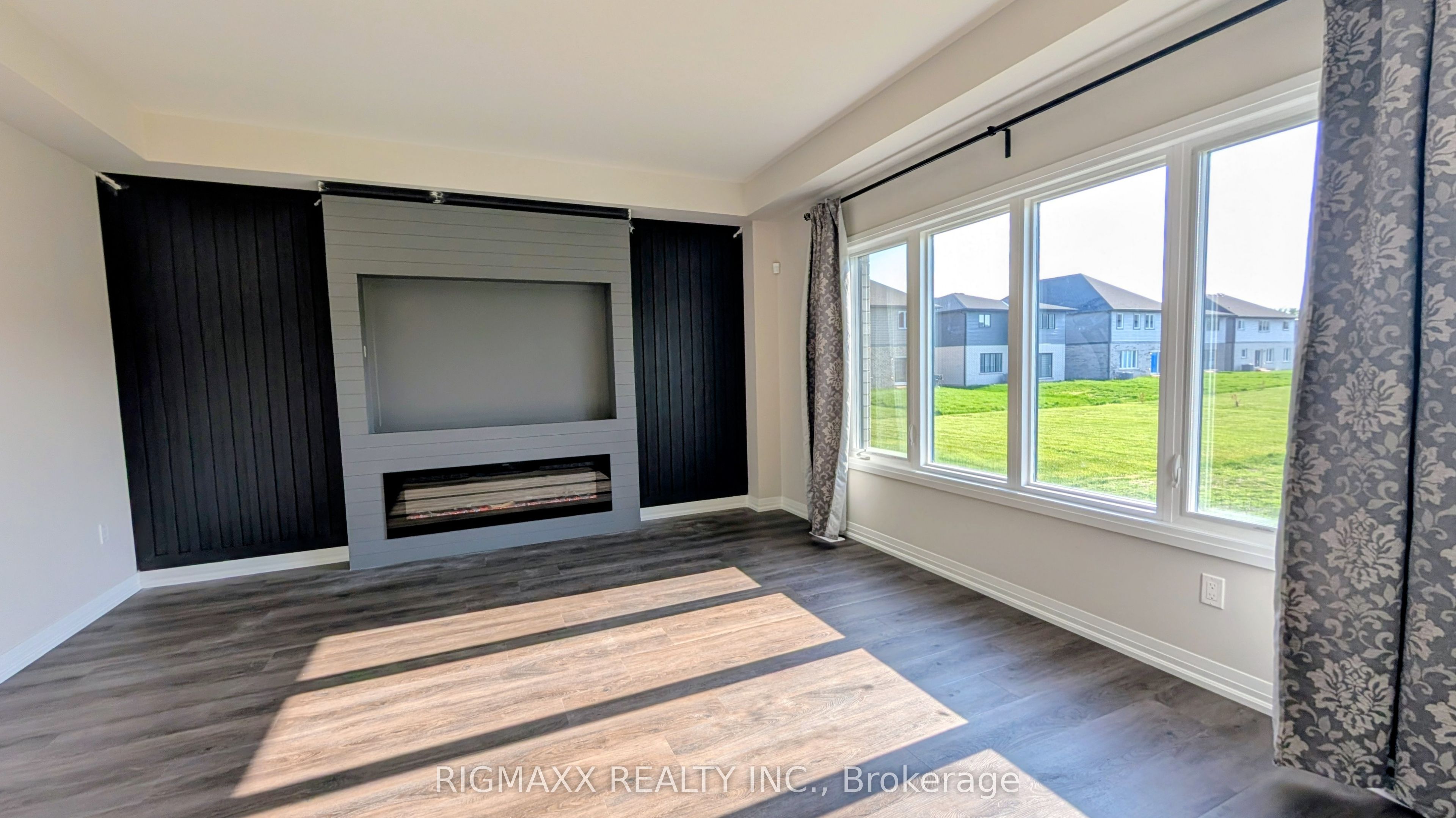1015 Alliston Avenue E Property Photo 12