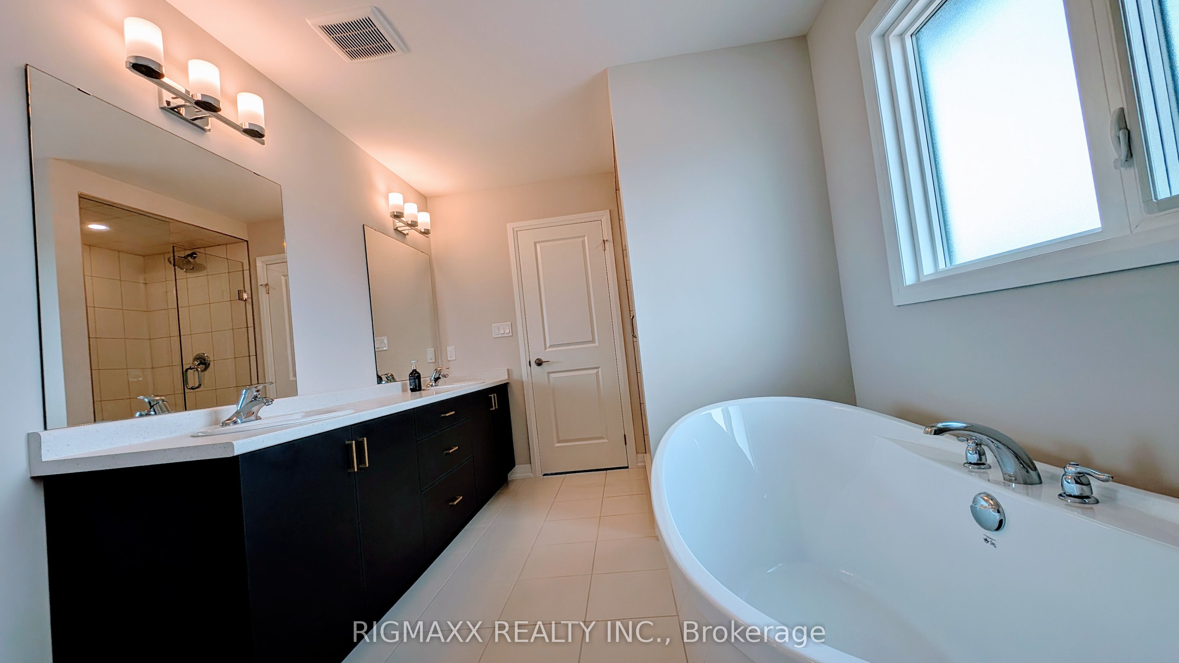 1015 Alliston Avenue E Property Photo 25
