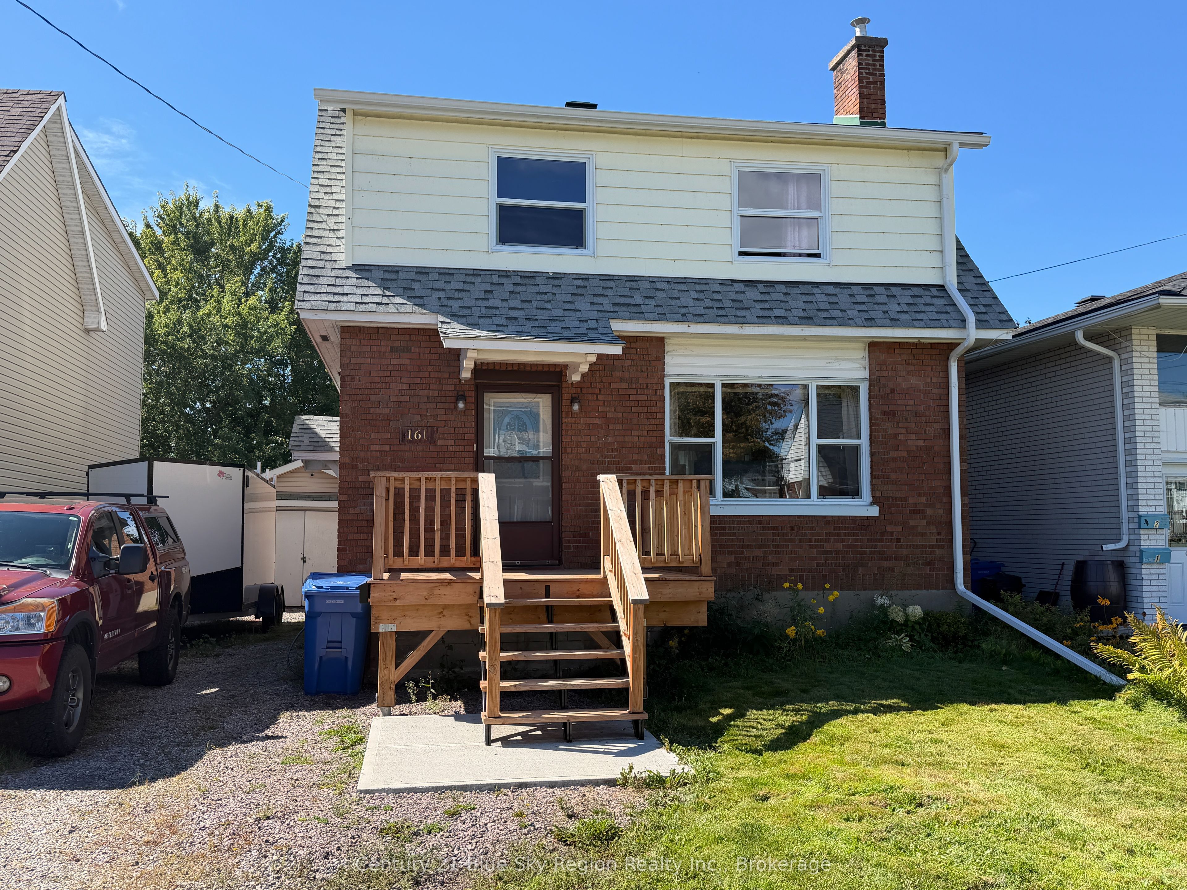 161 Fifth Avenue E Property Photo 1