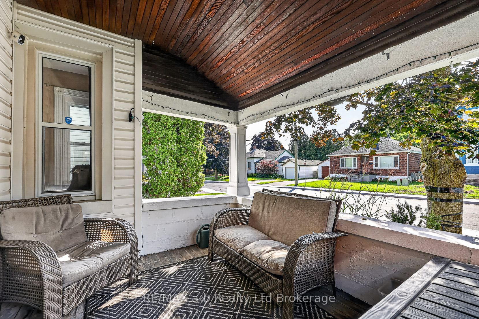 553 Mary Street Property Photo 7