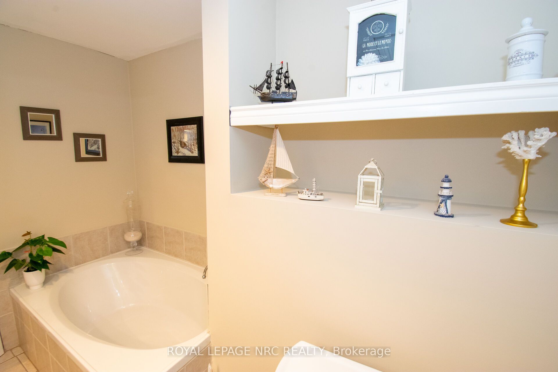 199 York Street Property Photo 34