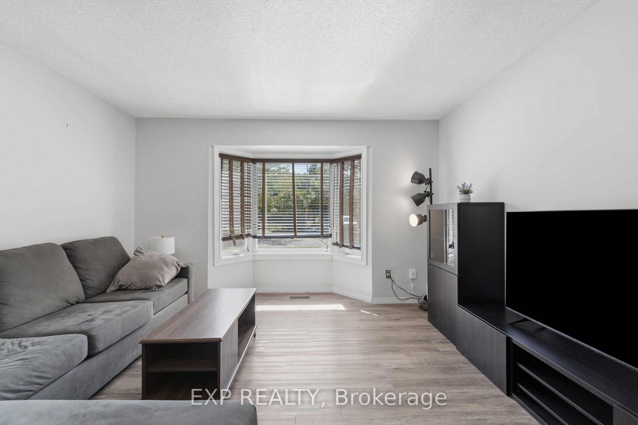 14 Hedge Lawn Drive Property Photo 12