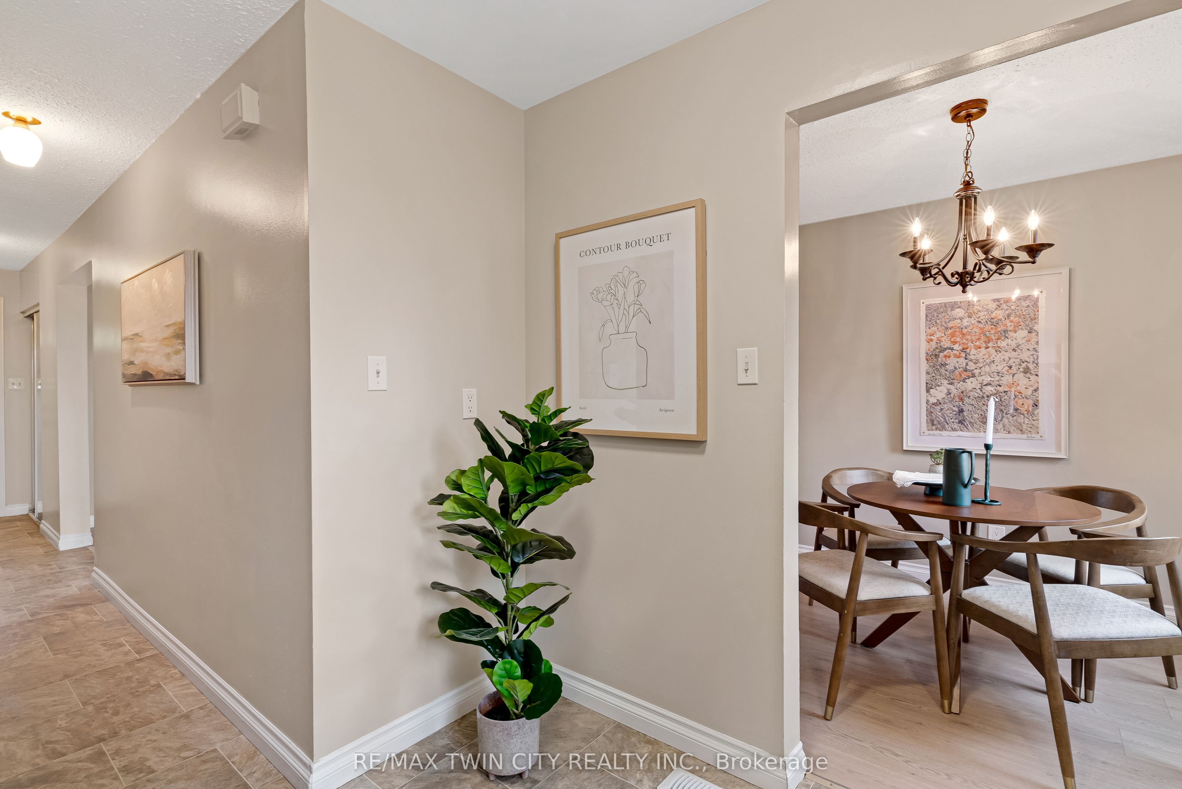 25 Upper Canada Drive 23 Property Photo 15