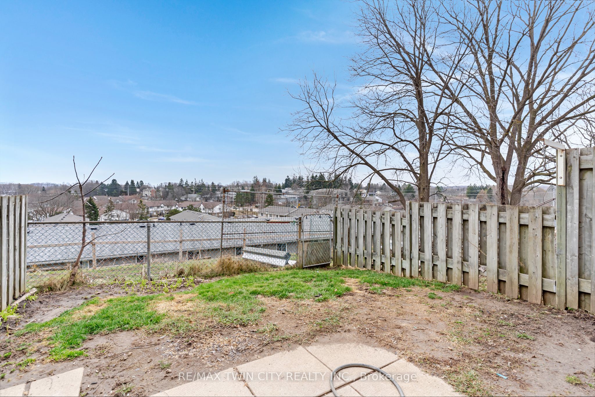 25 Upper Canada Drive 23 Property Photo 27
