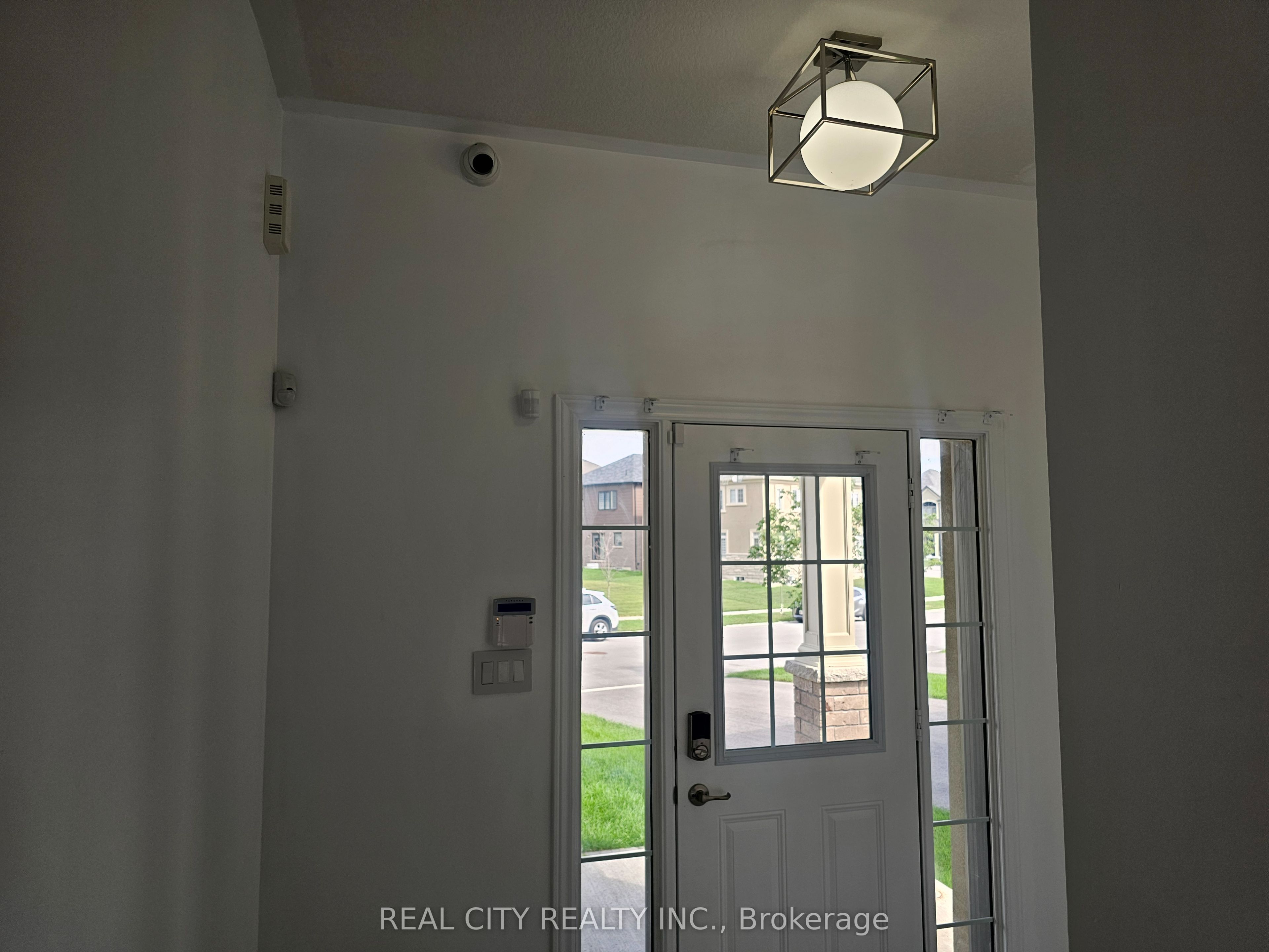 25 Whitton Drive Property Photo 5