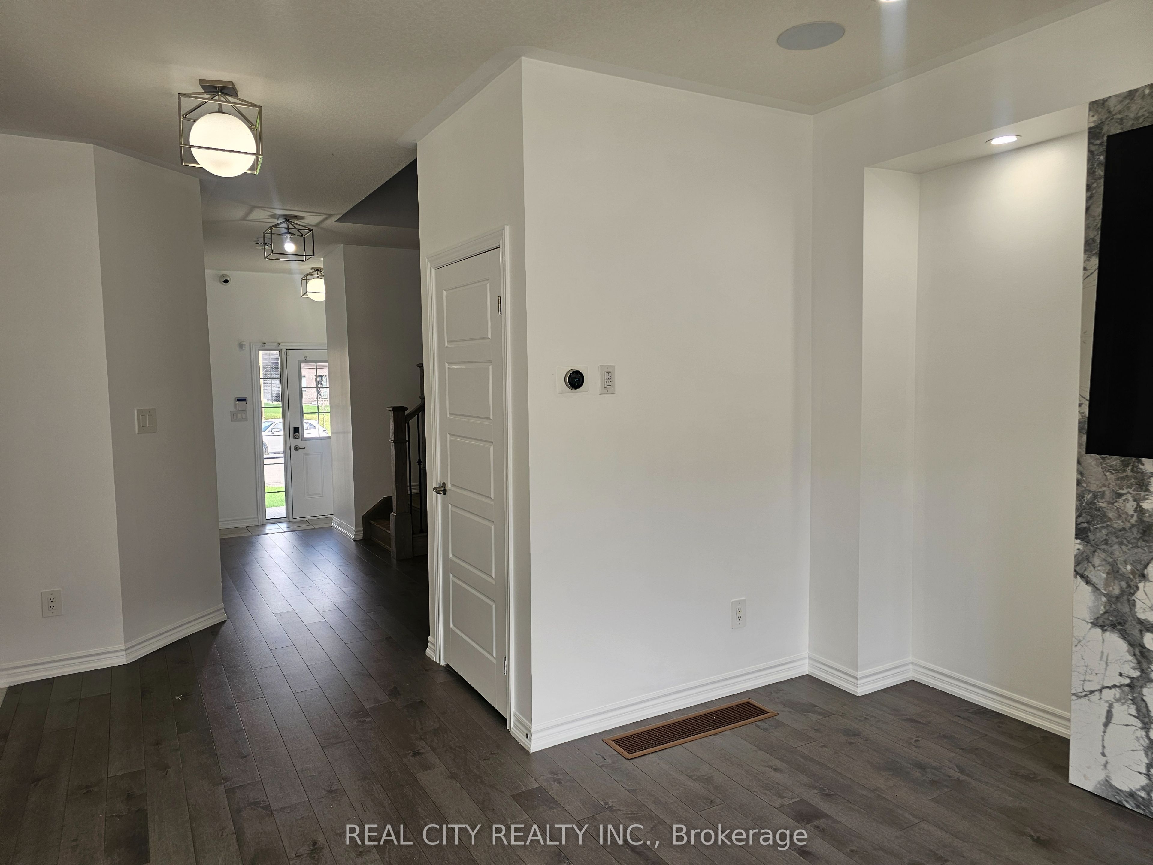 25 Whitton Drive Property Photo 12