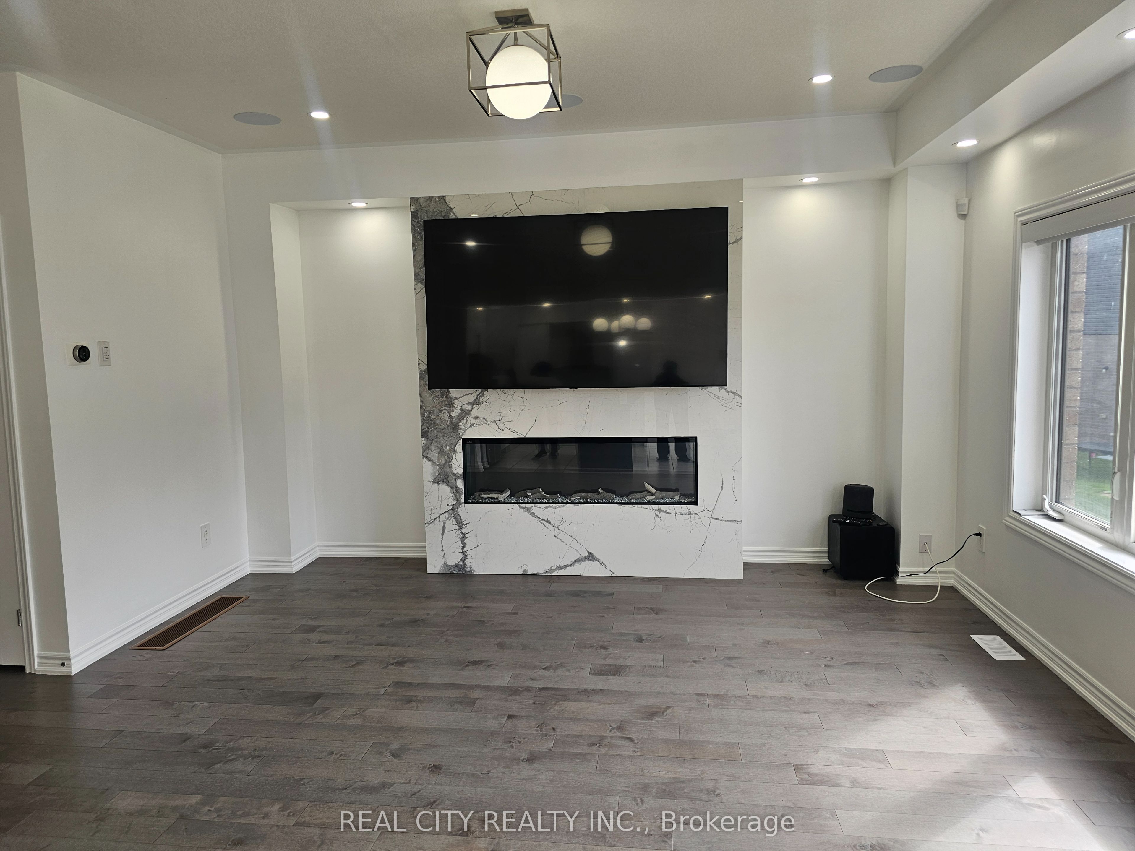 25 Whitton Drive Property Photo 13