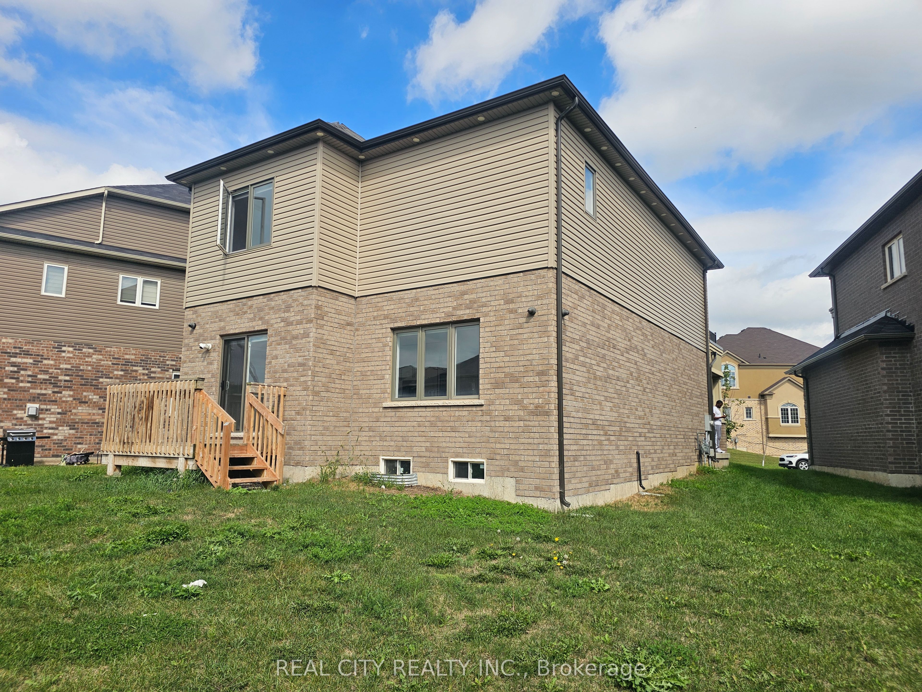 25 Whitton Drive Property Photo 43