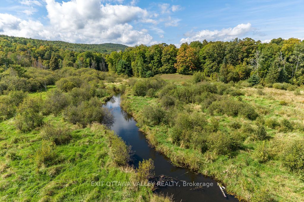 00 Opeongo Road Property Photo 16