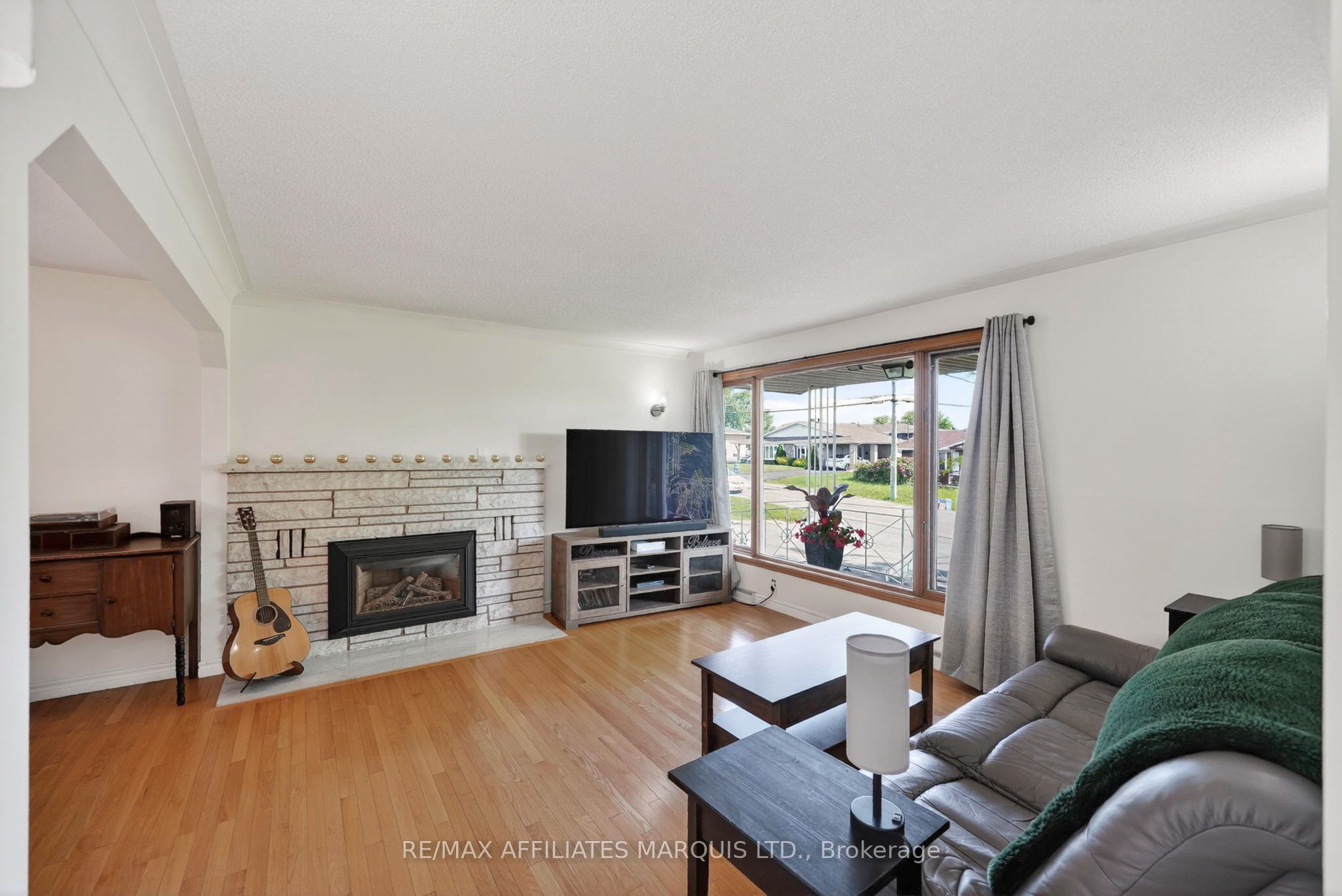 2706 Ross Avenue Property Photo 2