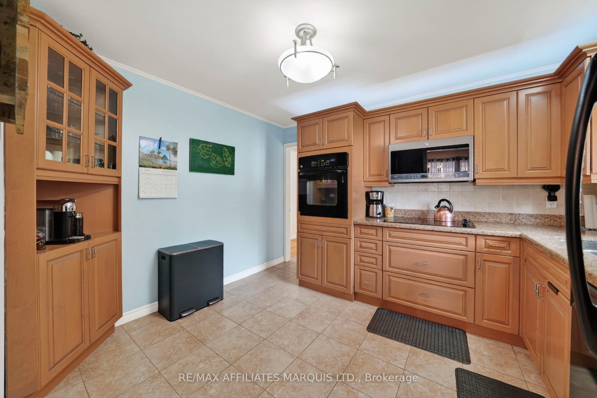 2706 Ross Avenue Property Photo 7
