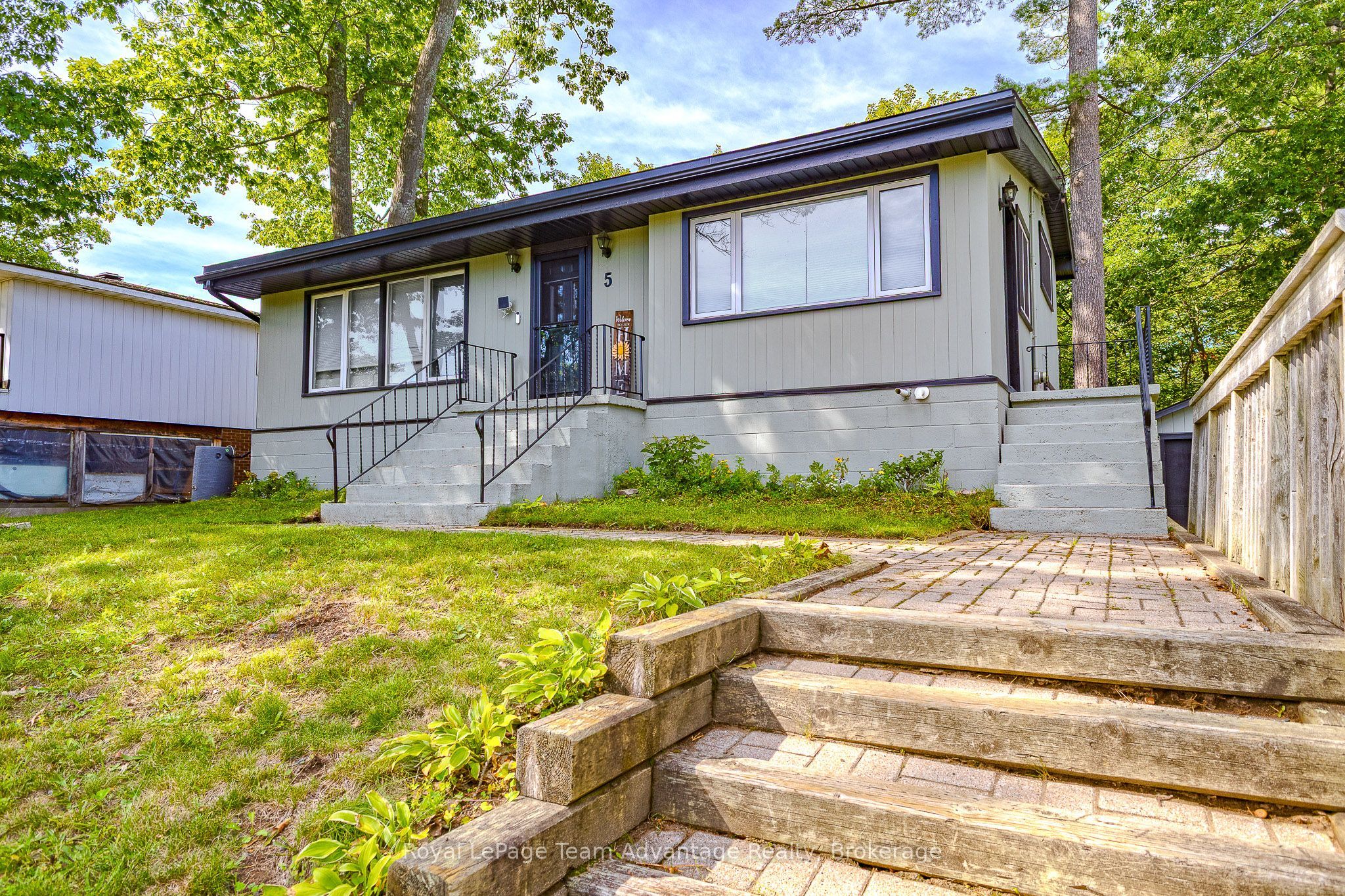 5 Burritt Street