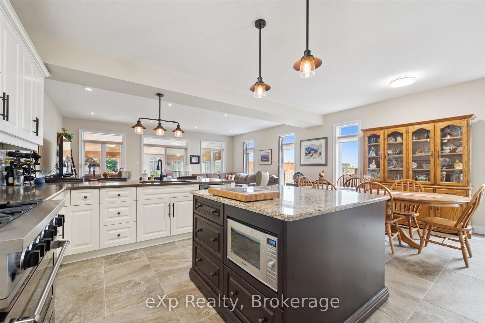 82 Drone Crescent Property Photo 13
