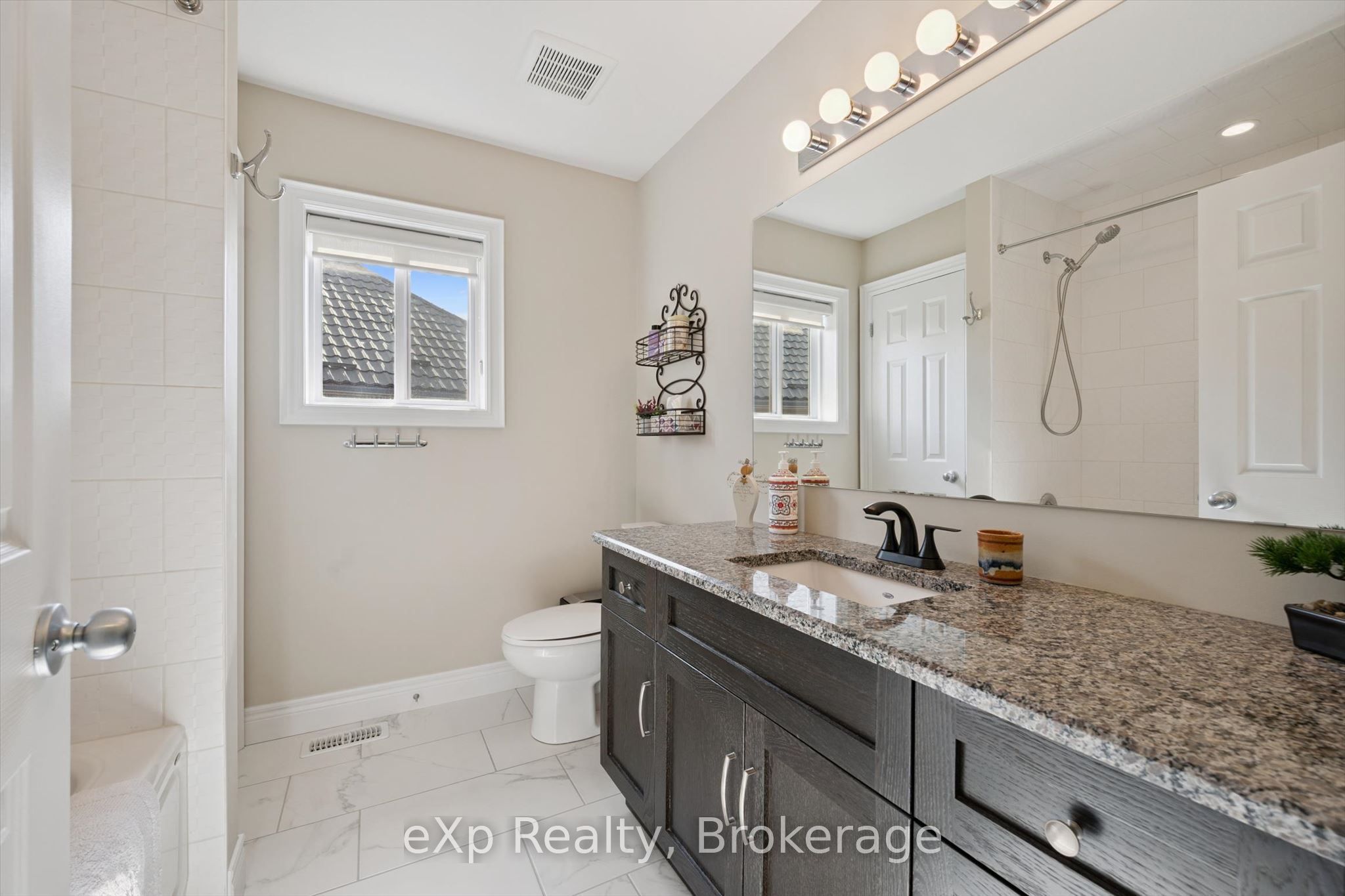 82 Drone Crescent Property Photo 33
