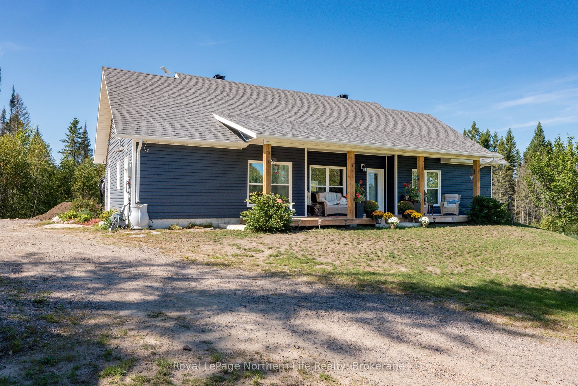 880 Memorial Park Drive E Property Photo 2