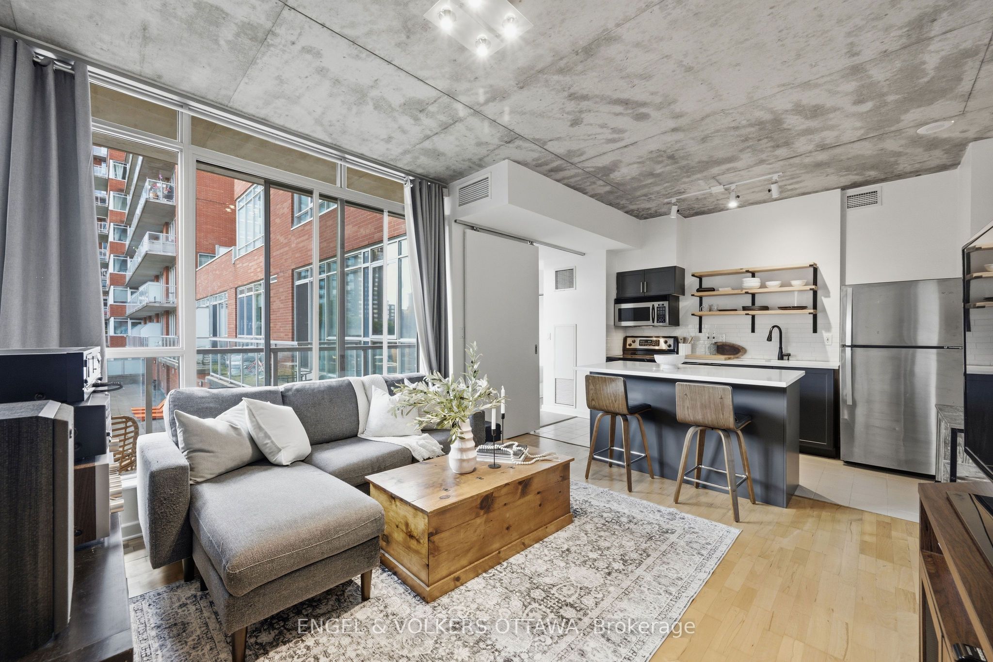 180 York Street 207 Property Photo 1