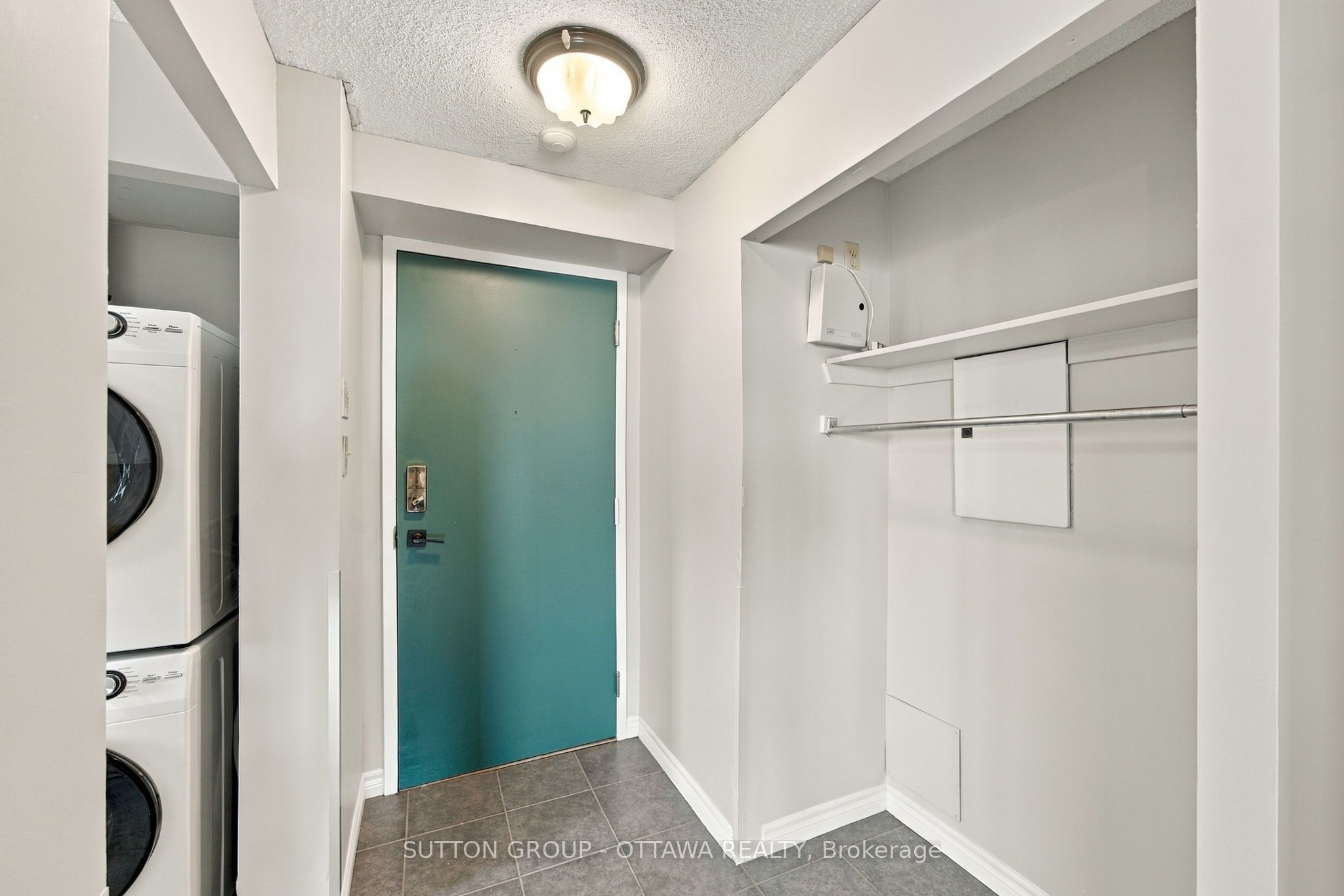 1025 Grenon Avenue N 605 Property Photo 6