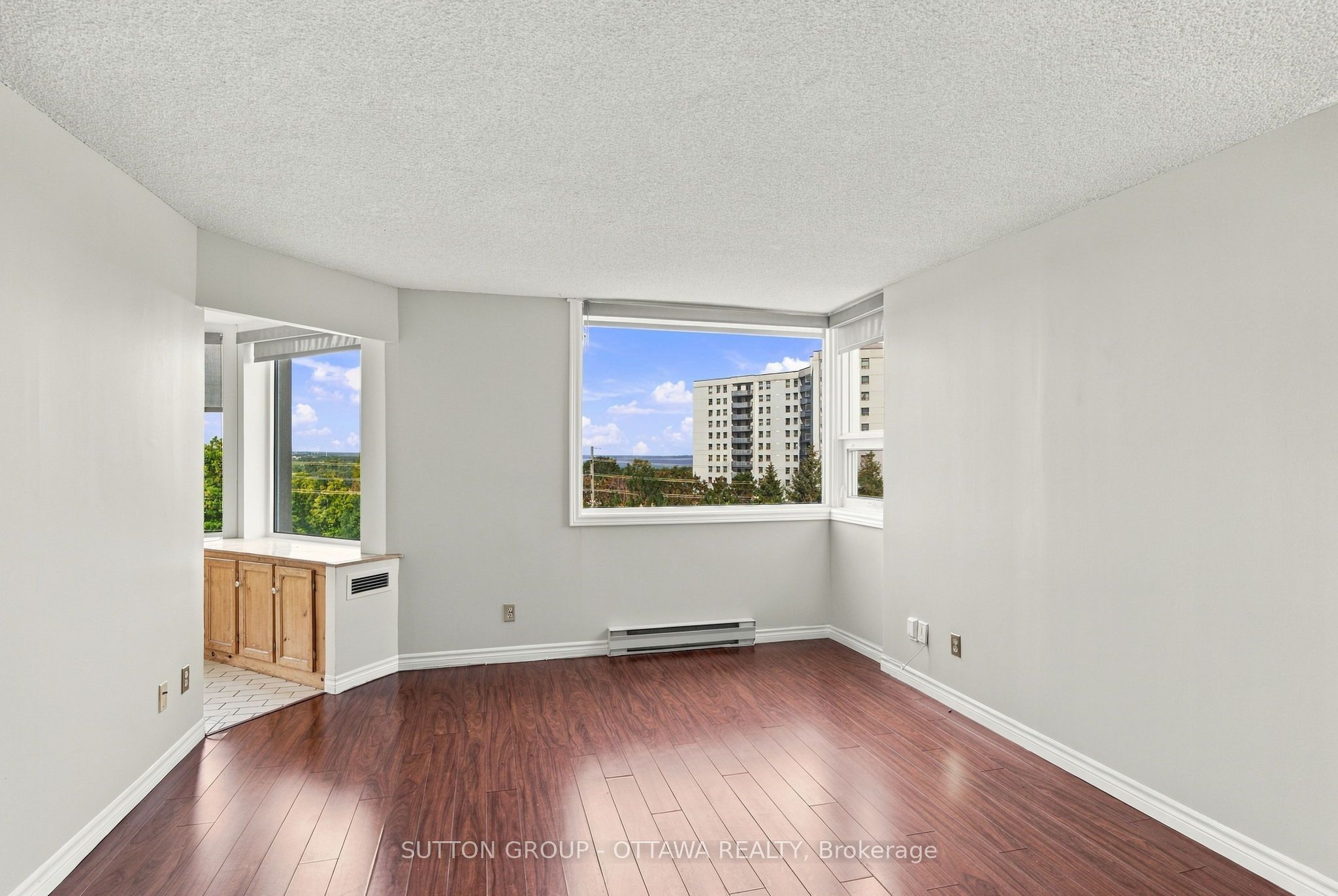 1025 Grenon Avenue N 605 Property Photo 15