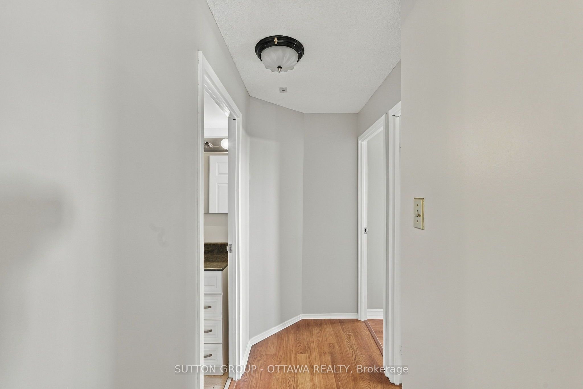 1025 Grenon Avenue N 605 Property Photo 18