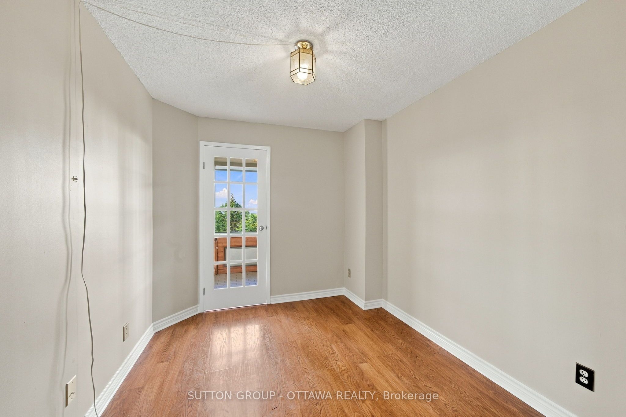 1025 Grenon Avenue N 605 Property Photo 19