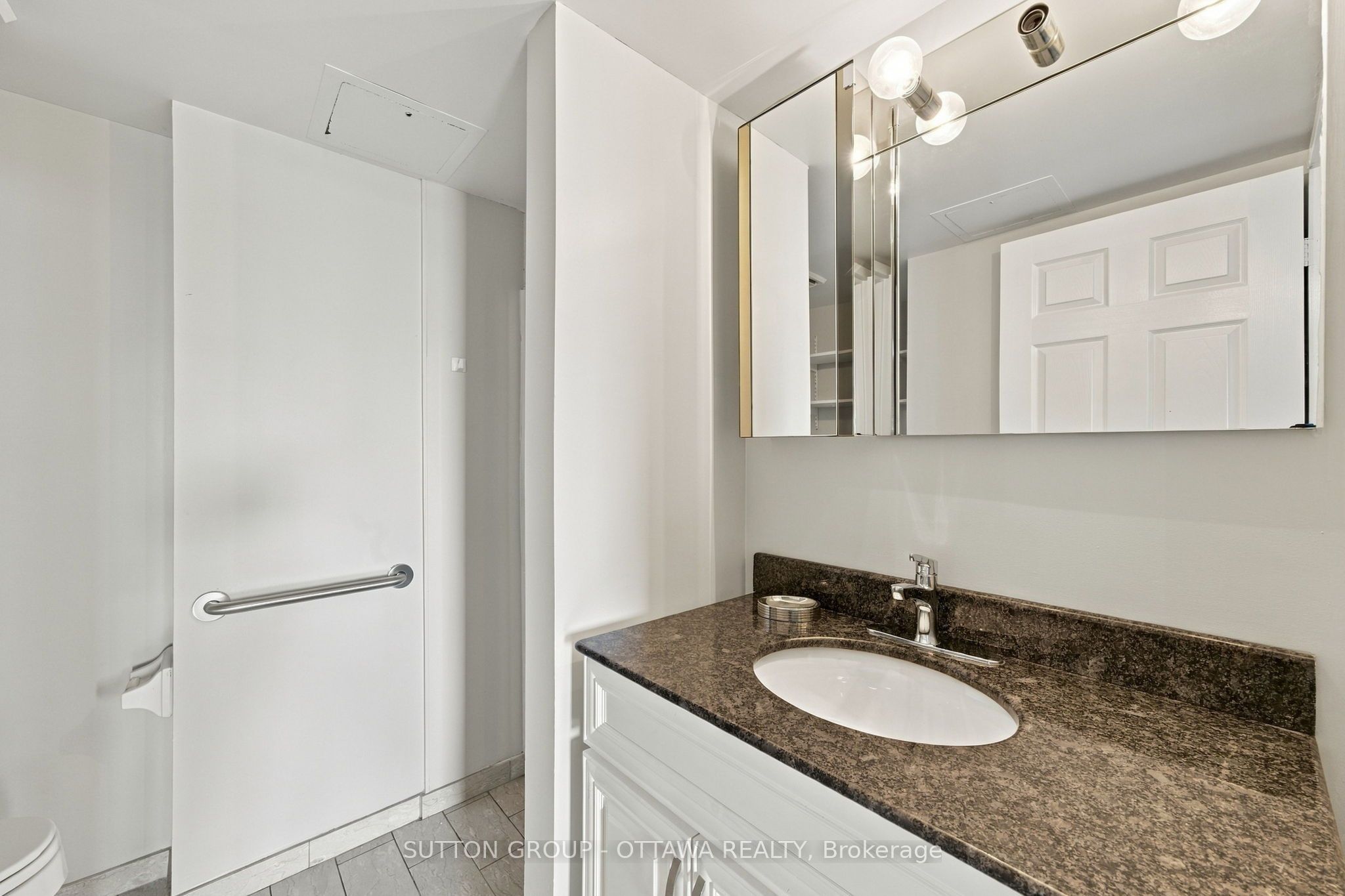 1025 Grenon Avenue N 605 Property Photo 28
