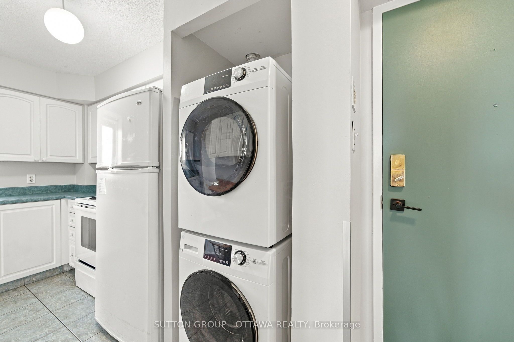 1025 Grenon Avenue N 605 Property Photo 29