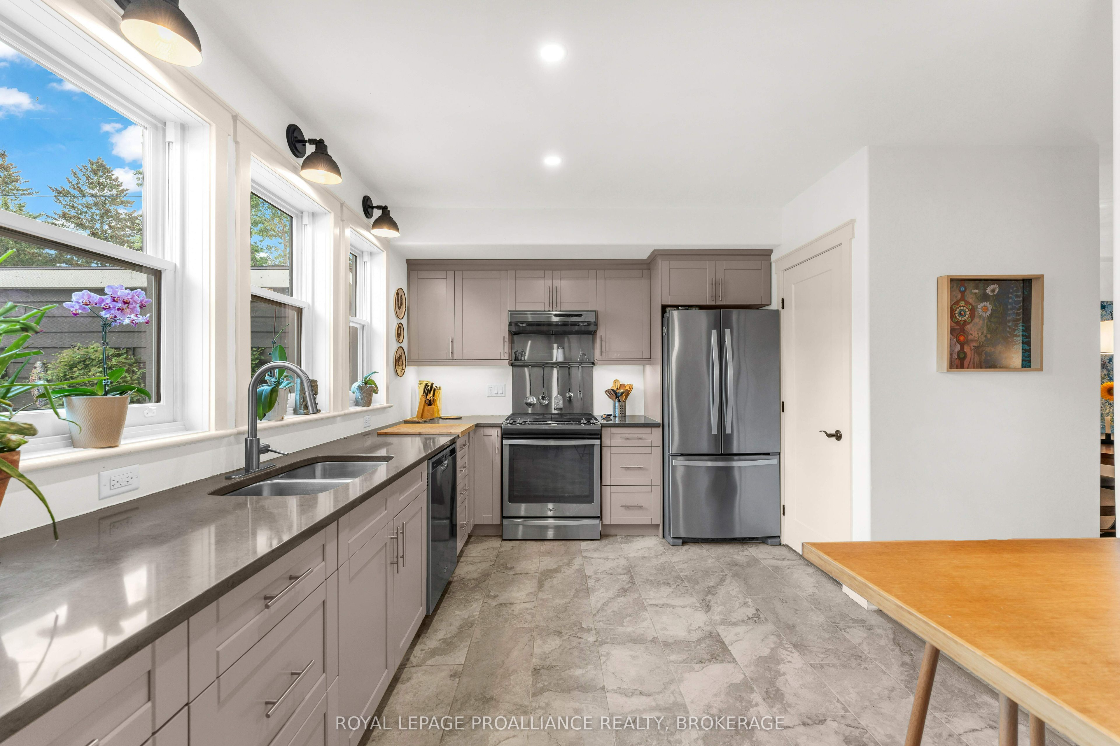 12 Drummond Street Property Photo 13