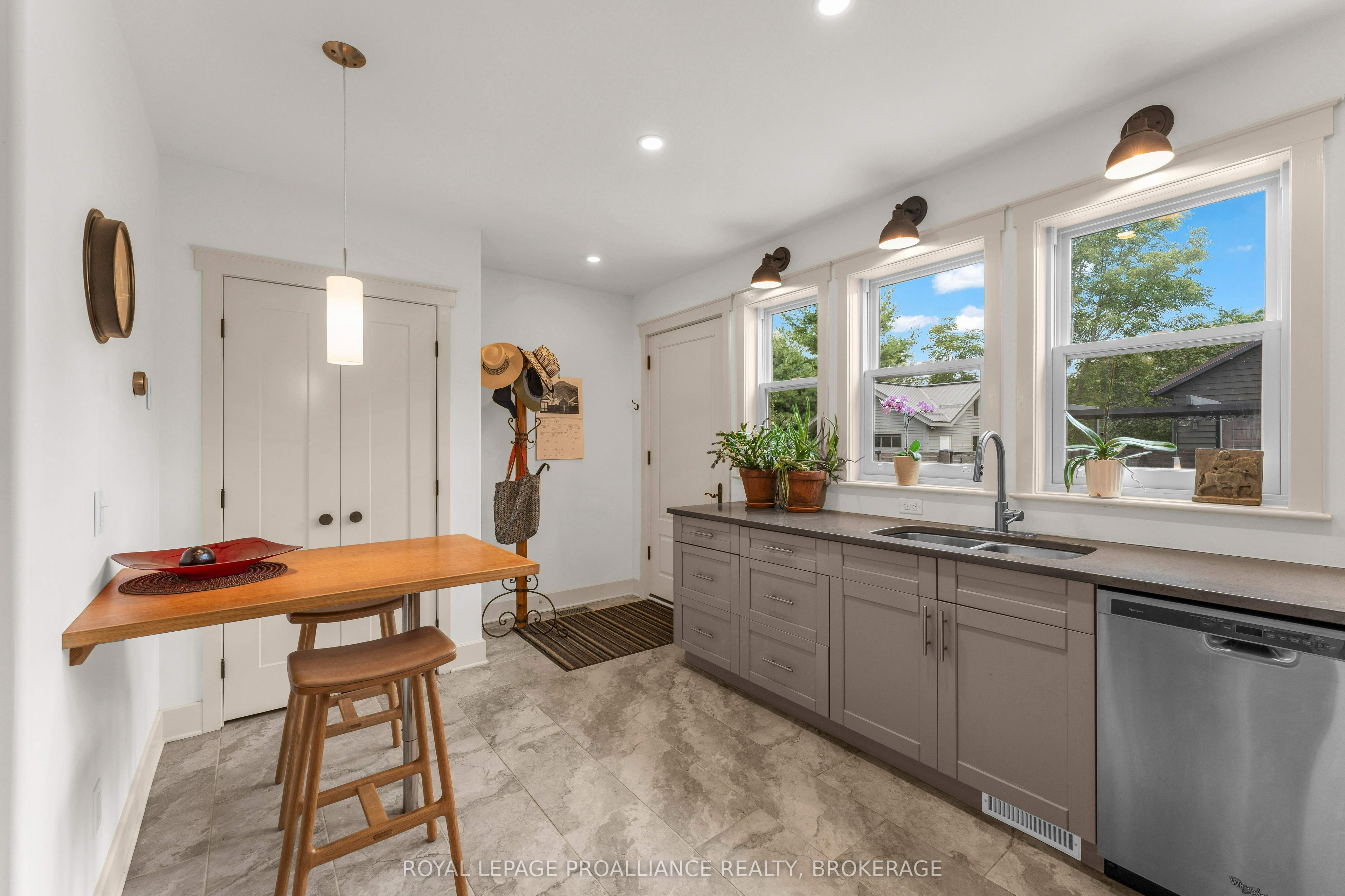 12 Drummond Street Property Photo 15