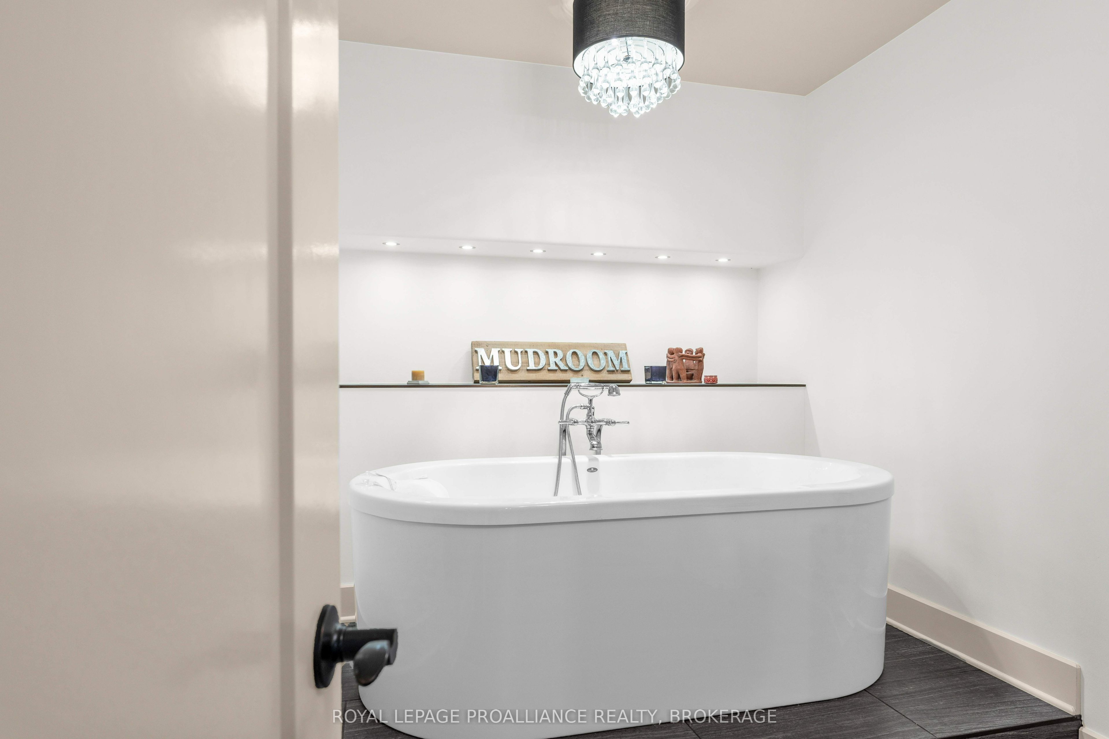12 Drummond Street Property Photo 25