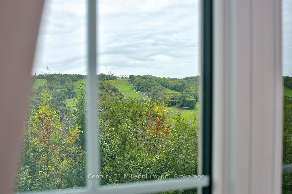 214 Yellow Birch Crescent Property Photo 16