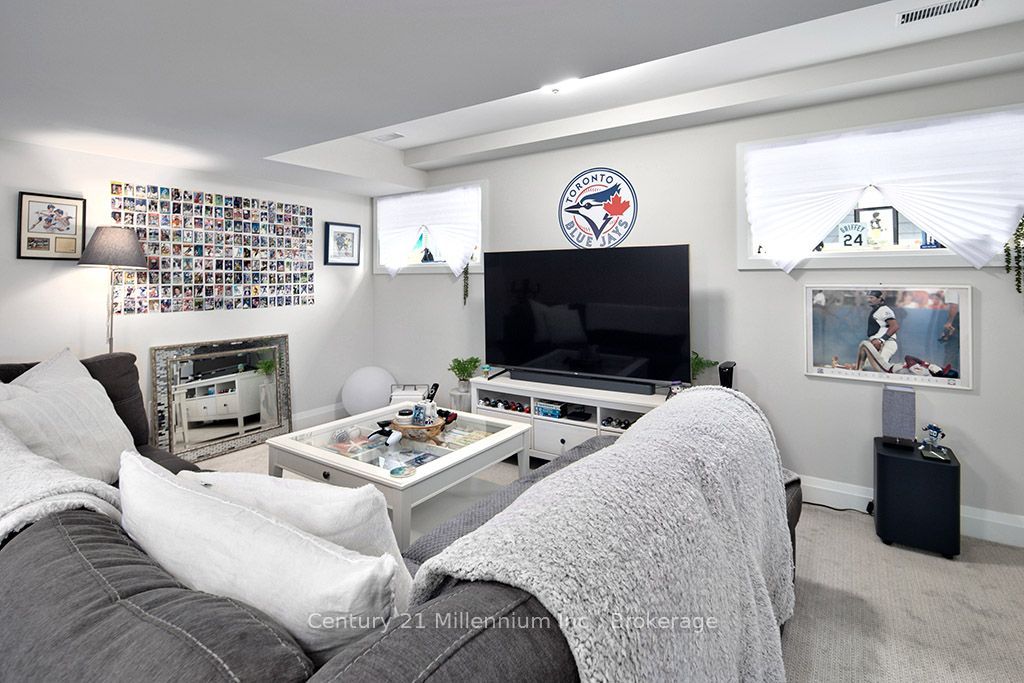 214 Yellow Birch Crescent Property Photo 24