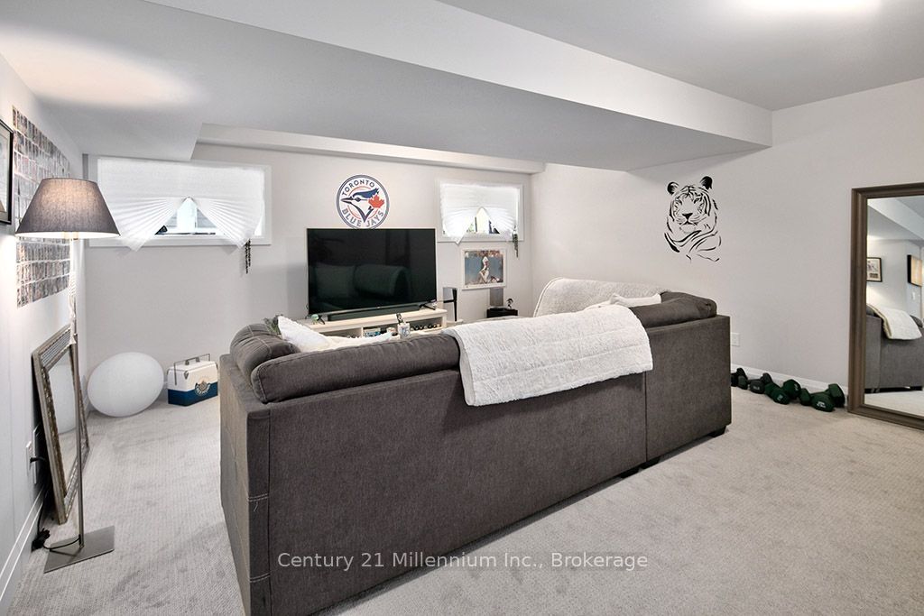 214 Yellow Birch Crescent Property Photo 25