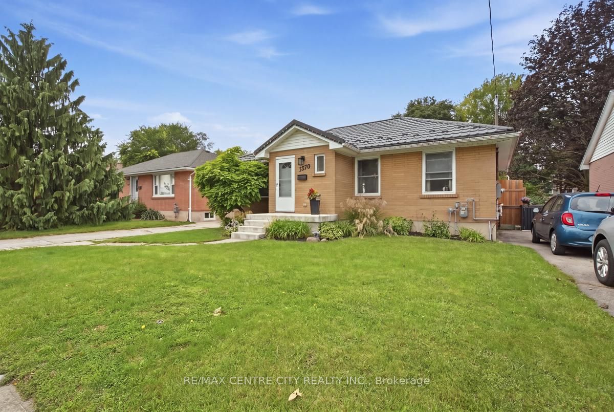 1570 Hansuld Street Property Photo 2