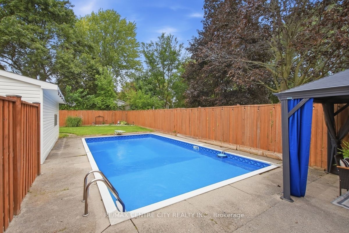 1570 Hansuld Street Property Photo 5