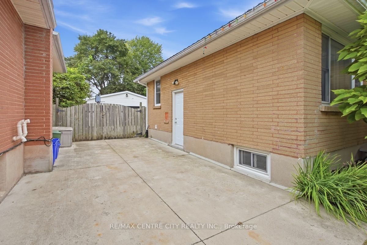 1570 Hansuld Street Property Photo 6