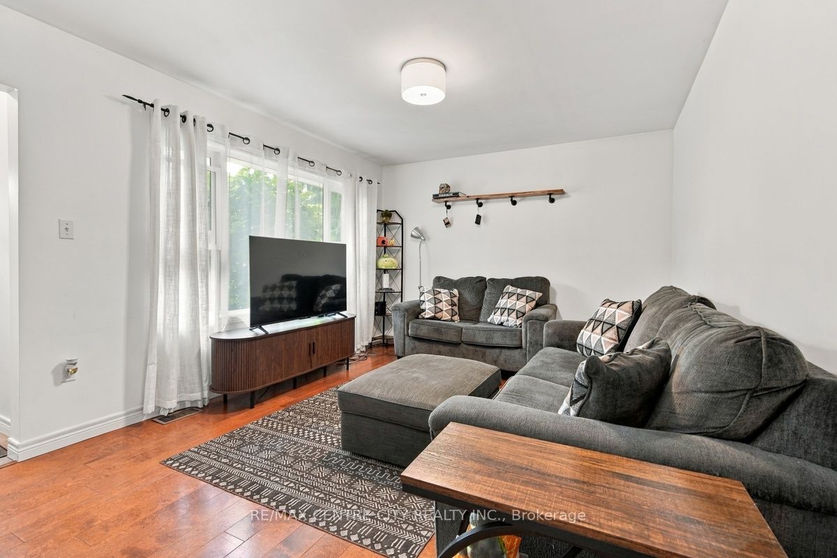 1570 Hansuld Street Property Photo 9