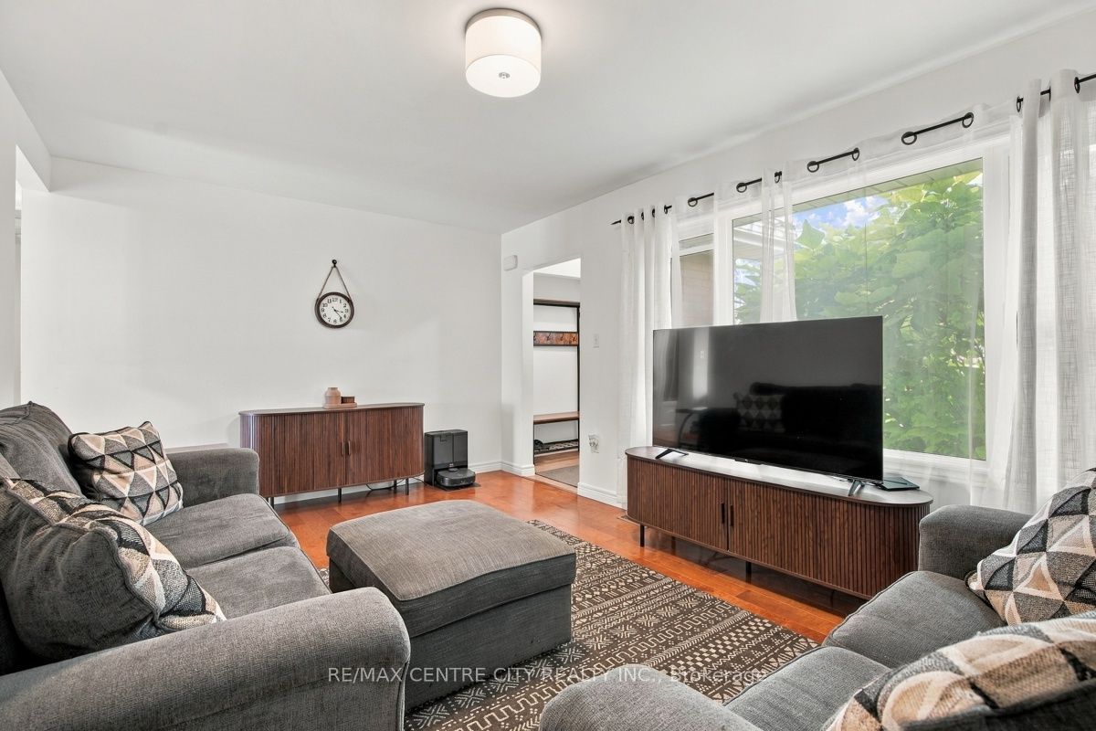 1570 Hansuld Street Property Photo 10