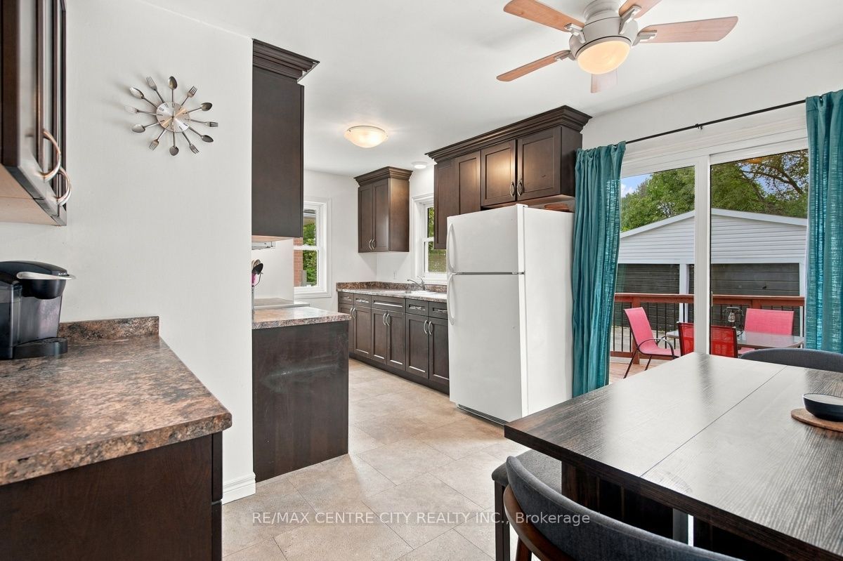 1570 Hansuld Street Property Photo 12