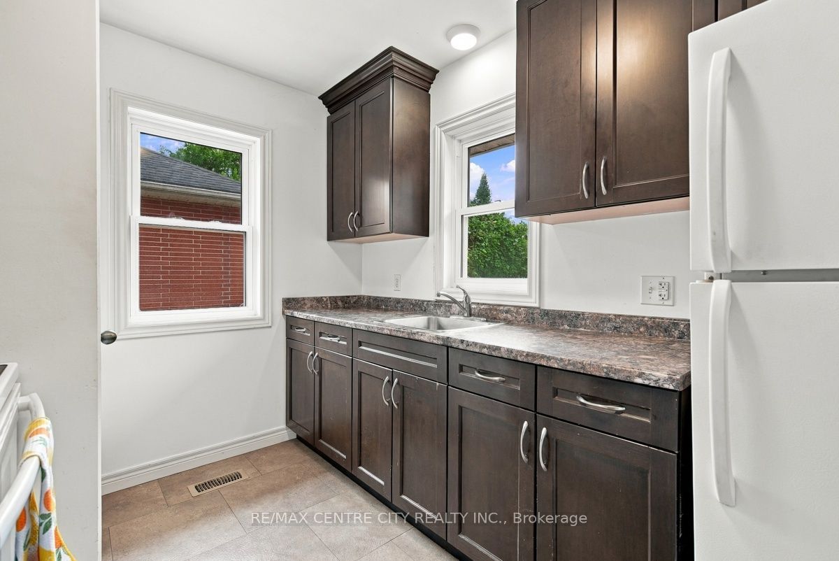 1570 Hansuld Street Property Photo 13